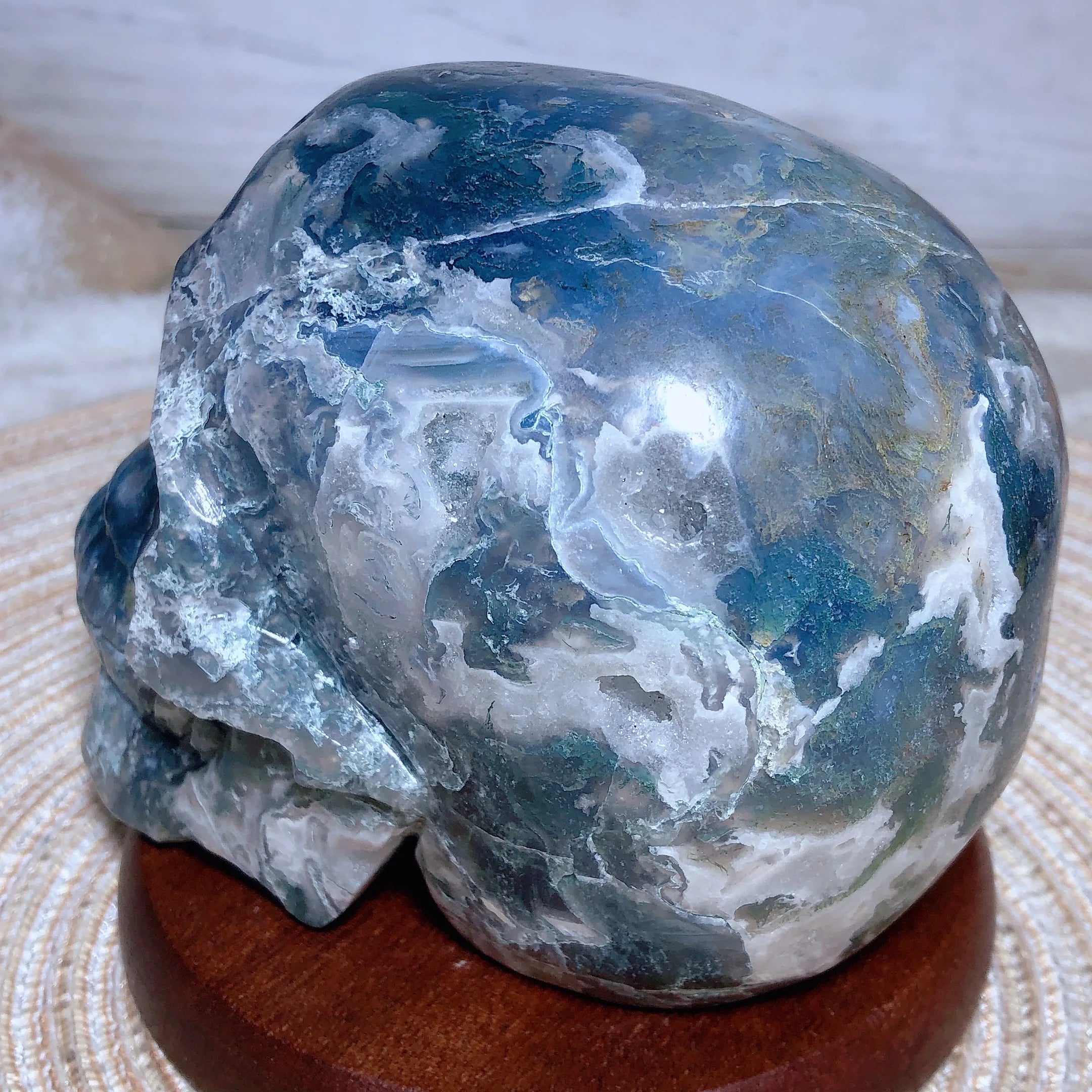 Natural Crystal Moss Agate Skull Carving - Polished Healing Stone for Home Decor, Meditation & Spiritual Energy - Perfect for Yoga Spaces, Altars & Gift Giving
