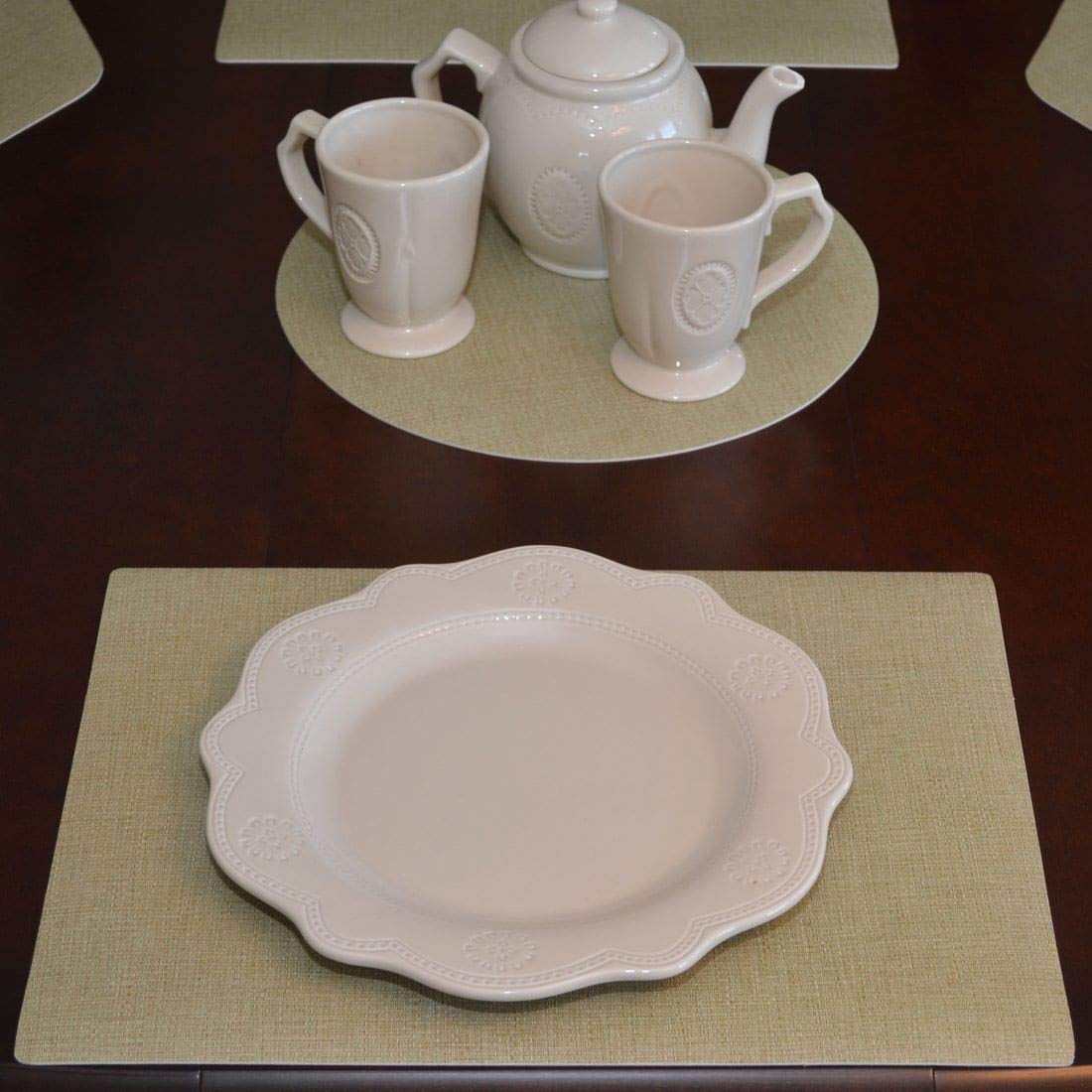 Sweet Pea Linens Green Vinyl Wipe Clean Rectangle Placemats - Set of 4, Durable & Eco-Friendly Table Mats for Dining, Kitchen, Parties & Everyday Use