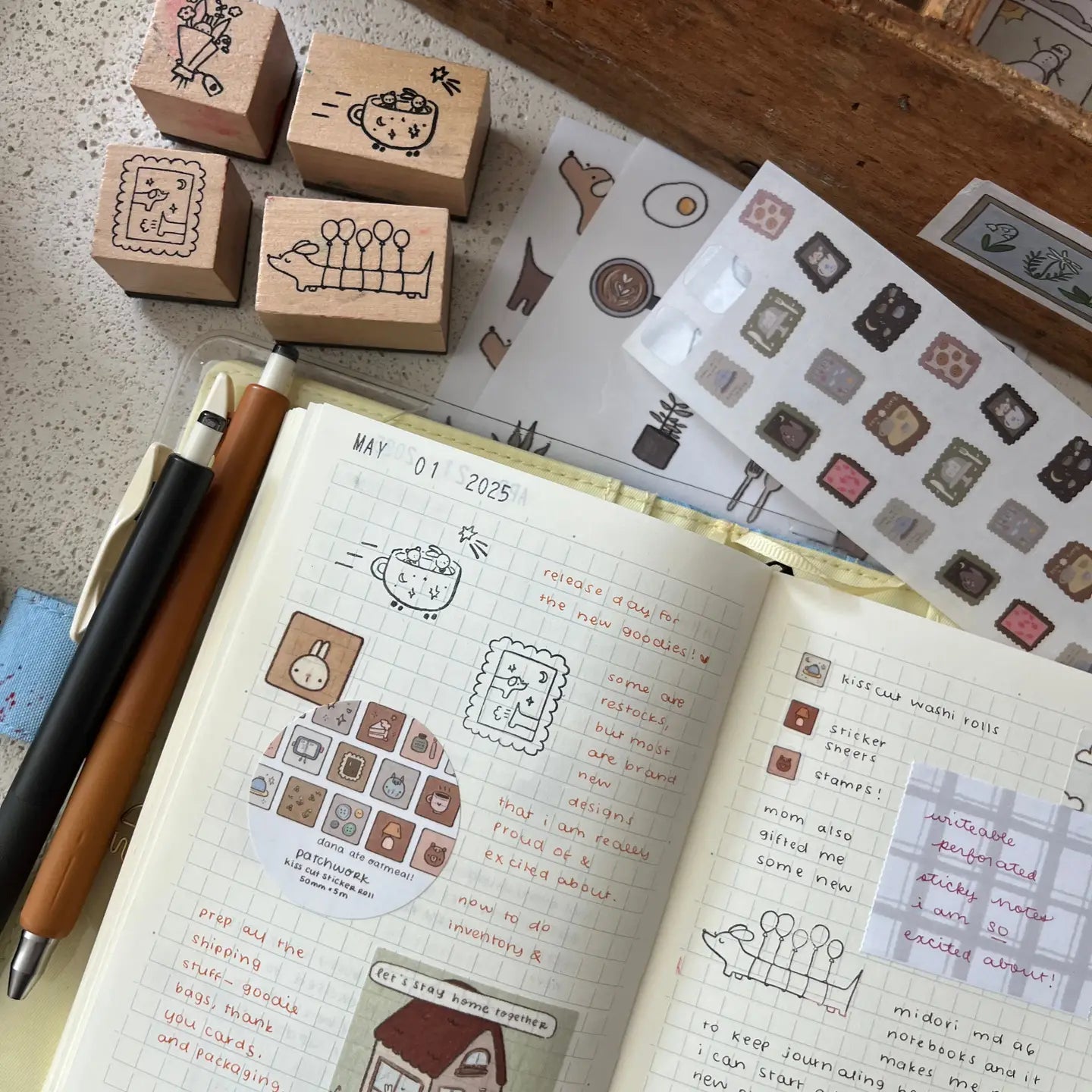 Balloonie Wooden Stamps for Scrapbooking, Card Making & DIY Crafts - Handmade Rubber Stamps for Paper, Fabric & Clay - Perfect for Gift Wrapping, Journaling & Home Decor