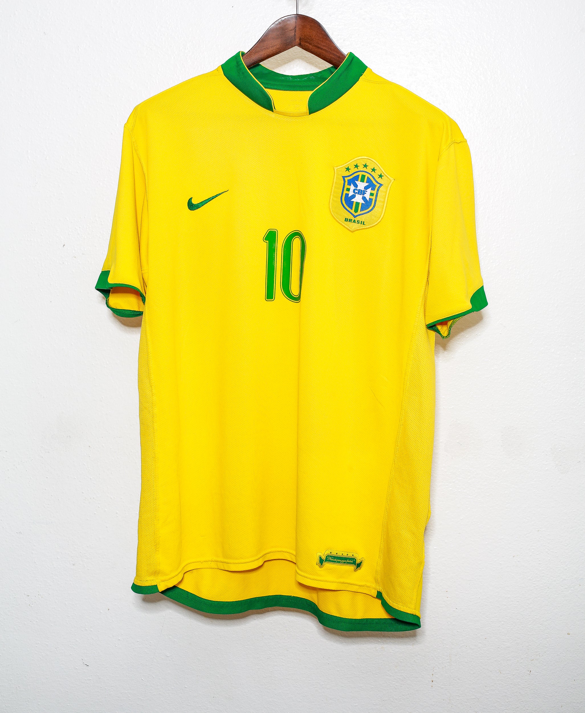 Authentic 2006 Brazil Home Soccer Jersey #10 Ronaldinho (Large) - Perfect for Matchdays, Fan Events & Collectors