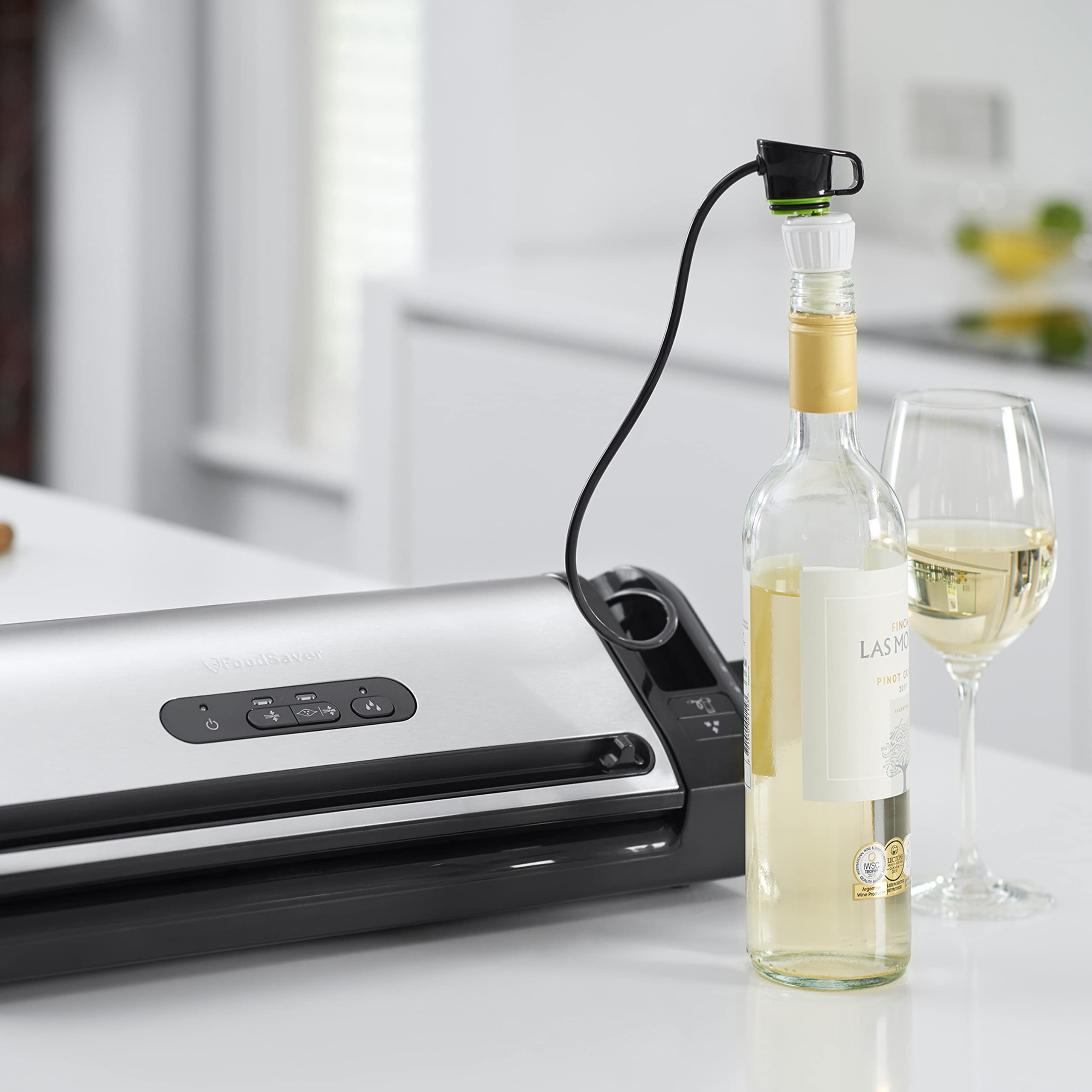 FoodSaver Vacuum Sealer Machine with Roll Cutter & Storage | Handheld Sealer for Food Preservation | Marinade Function & Vacuum Bags [FFS017] | Perfect for Meal Prep, Sous Vide & Freezer Storage