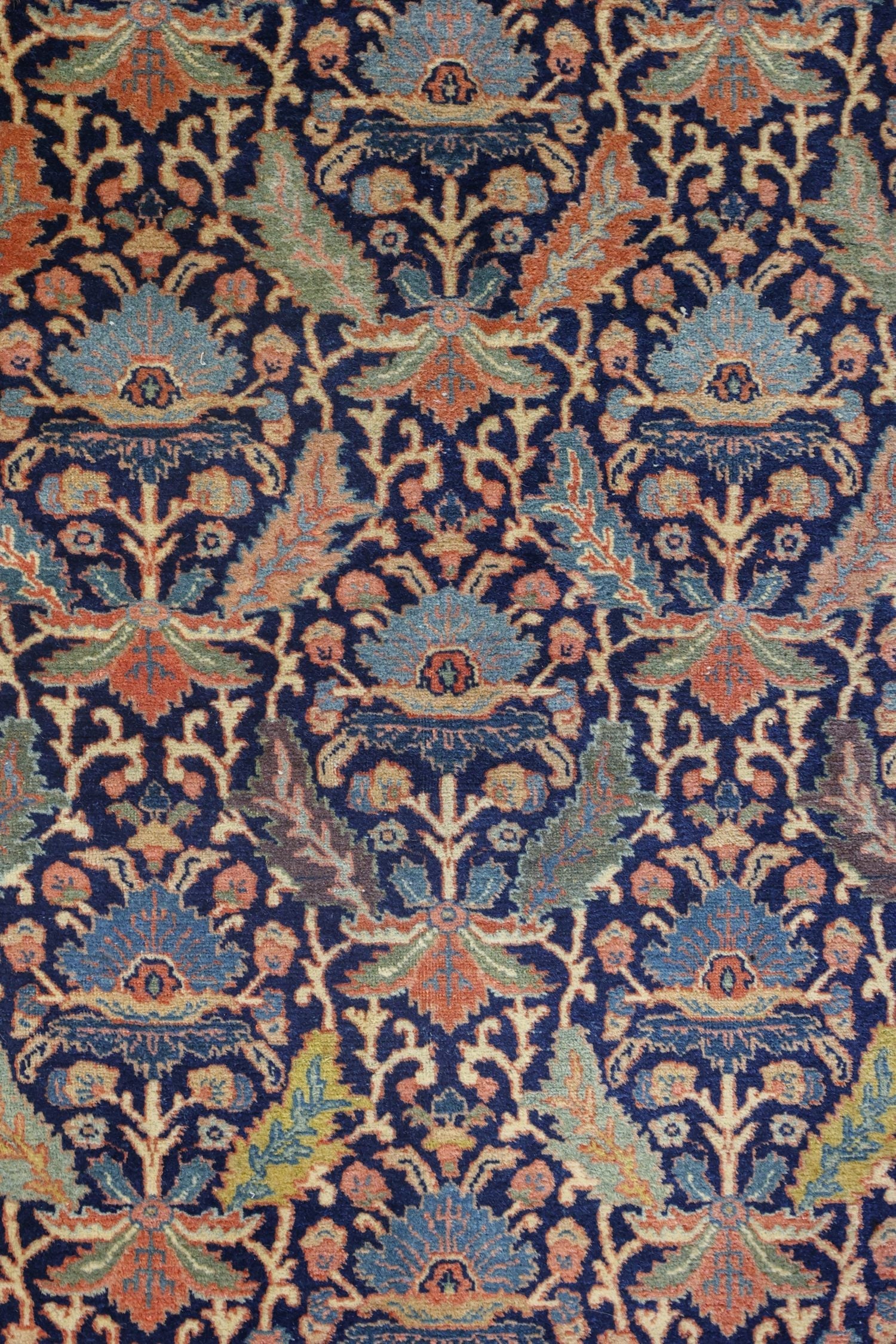 Handwoven Antique Tabriz Persian Rug - Traditional Oriental Carpet J69207 - Perfect for Living Room, Bedroom & Home Decor
