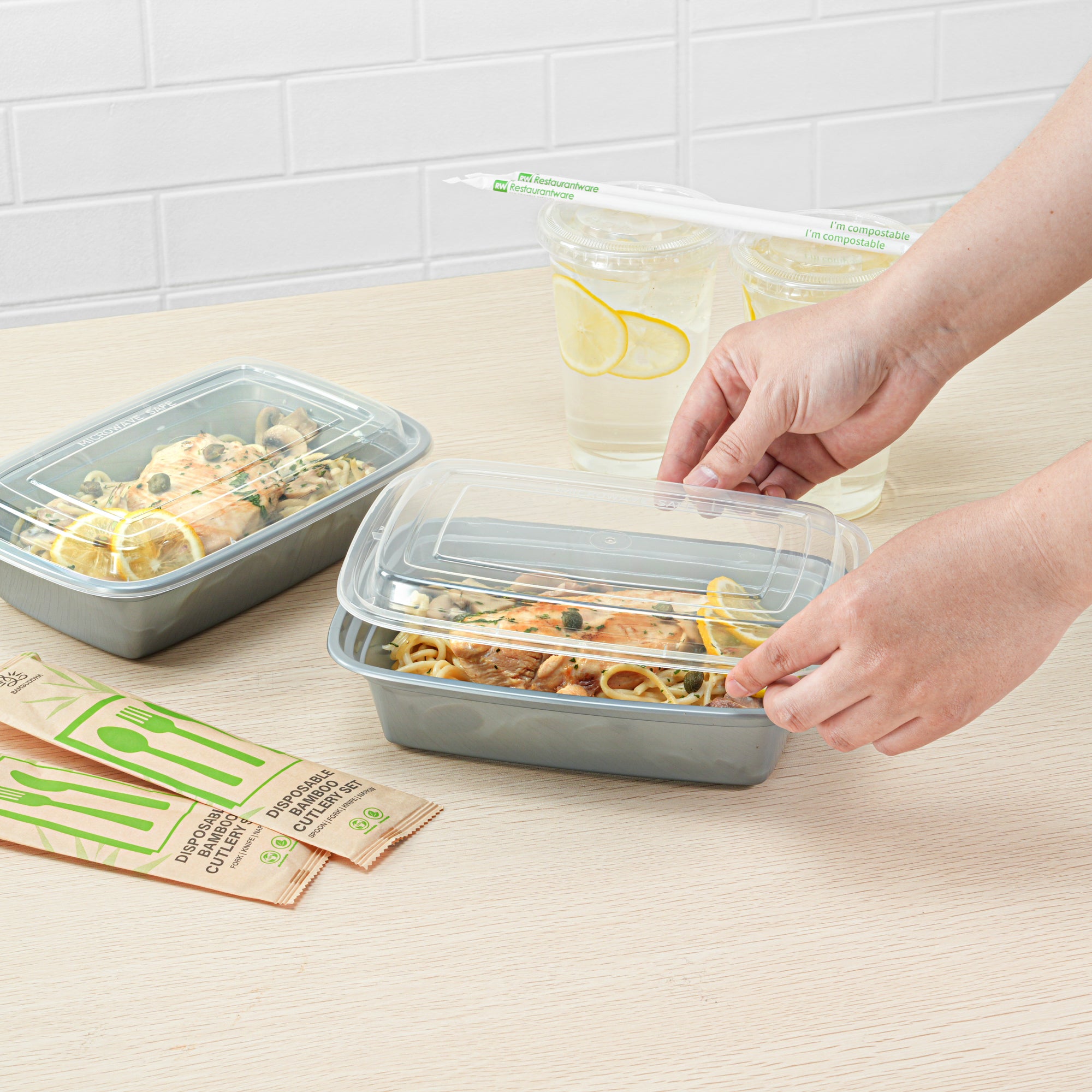 38 oz Rectangle Silver Plastic Food Storage Containers with Clear Lids - Microwave Safe To-Go Boxes (8.75