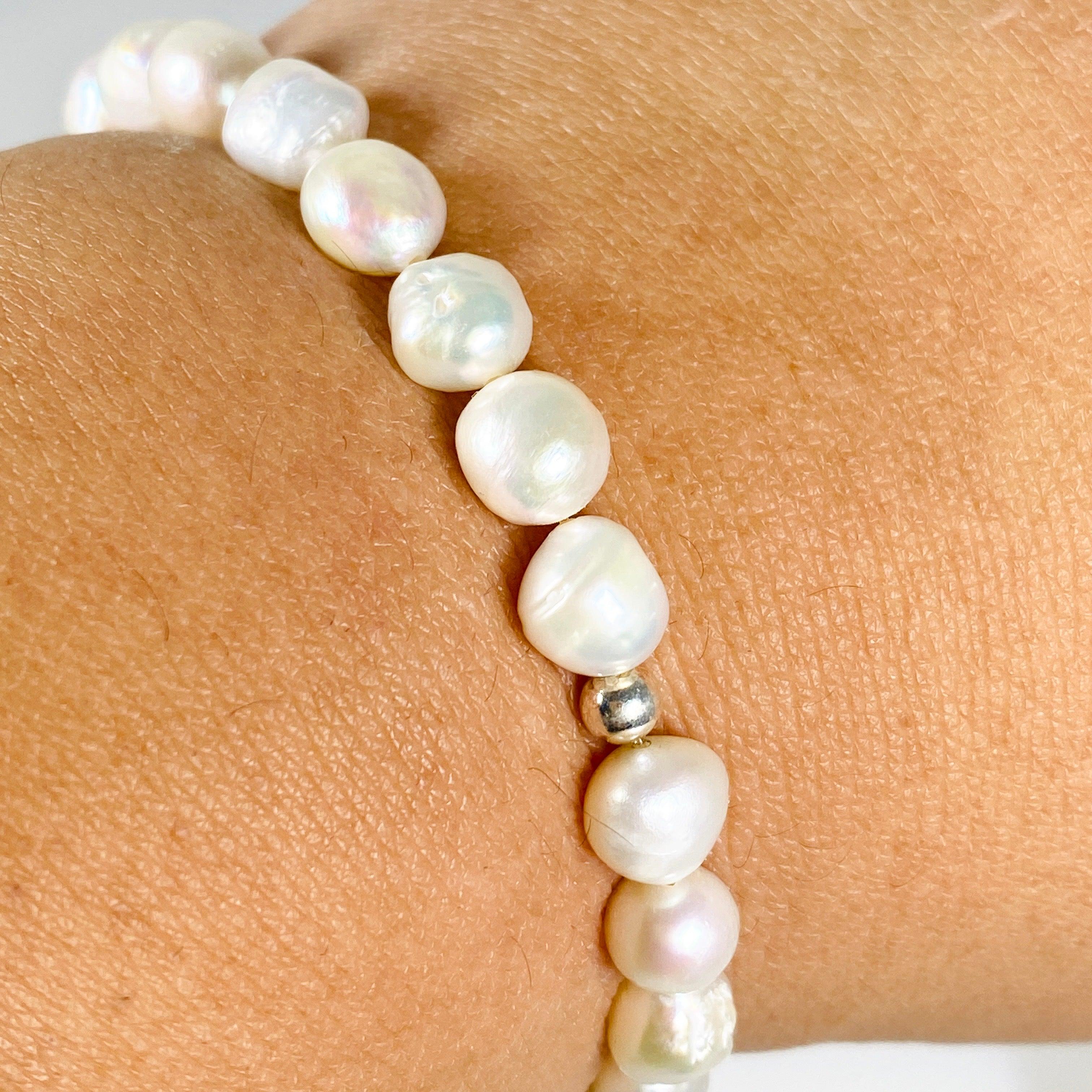 Elegant Pearl Bracelet for Women - Classic & Timeless Jewelry Gift for Her - Perfect for Weddings, Parties & Everyday Wear