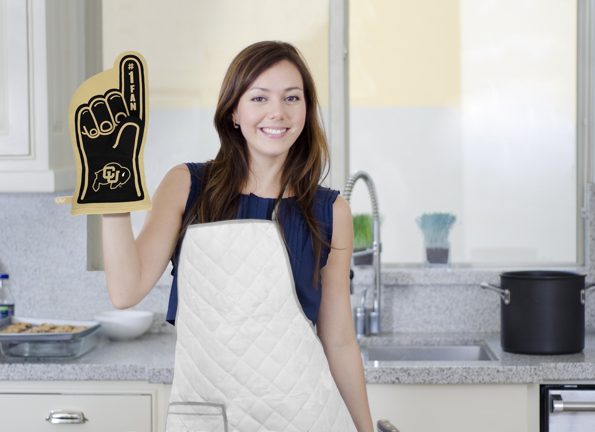 YouTheFan NCAA #1 Heat Resistant Oven Mitt - Perfect for Baking, Grilling, and Kitchen Safety - Officially Licensed College Team Design