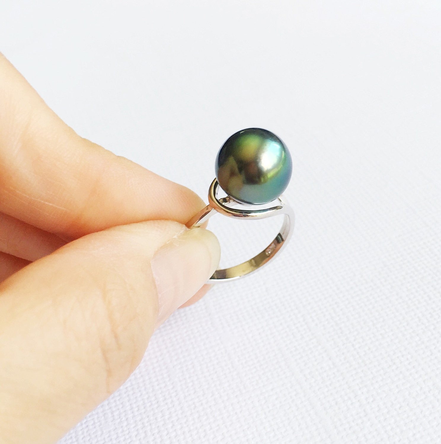 Exquisite Tahitian Pearl Teardrop Ring (R150) - Elegant Jewelry for Women, Perfect for Weddings, Parties & Special Occasions