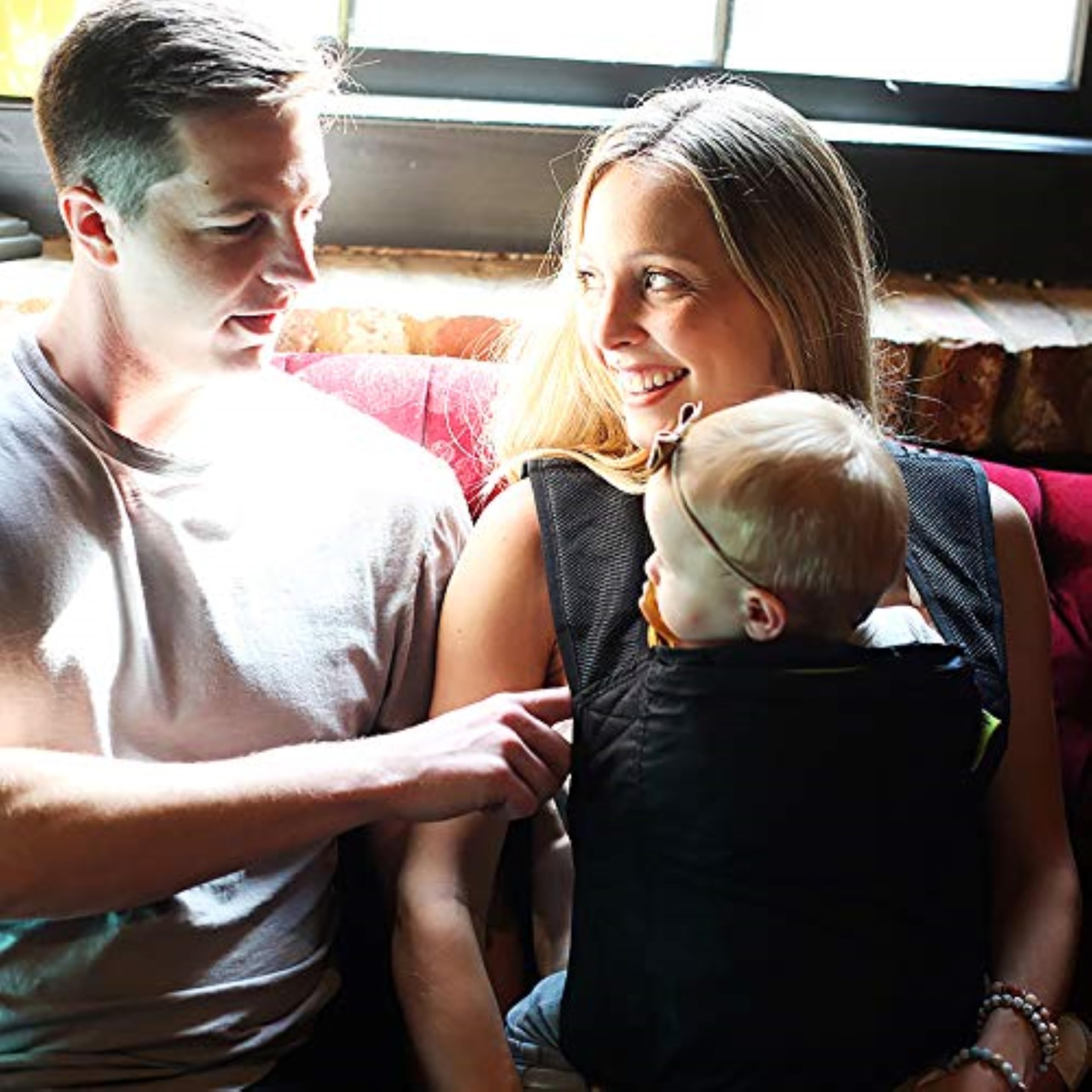 Boba Air Ultra-Lightweight Baby Carrier for Newborn to Toddler (15-45 lbs) - Certified Hip-Healthy, Travel-Friendly & Ergonomic Infant Carrier - Perfect for Hiking, Shopping & Airplane Travel (Black)