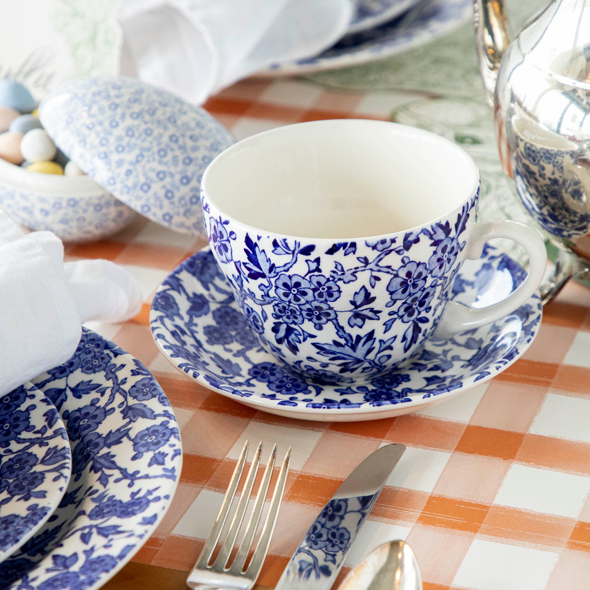 Burleigh Blue Arden Dinnerware Set - Elegant Ceramic Plates, Bowls & Mugs for Fine Dining & Home Entertaining