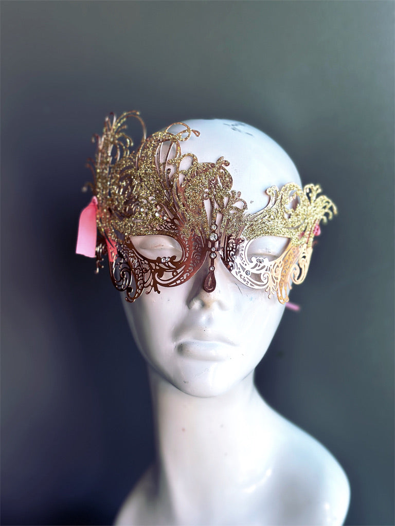 Swan Mask - Rose Gold Metal Face Covering for Elegant Costumes, Masquerade Balls & Themed Parties | Premium Fashion Accessory for Women & Men