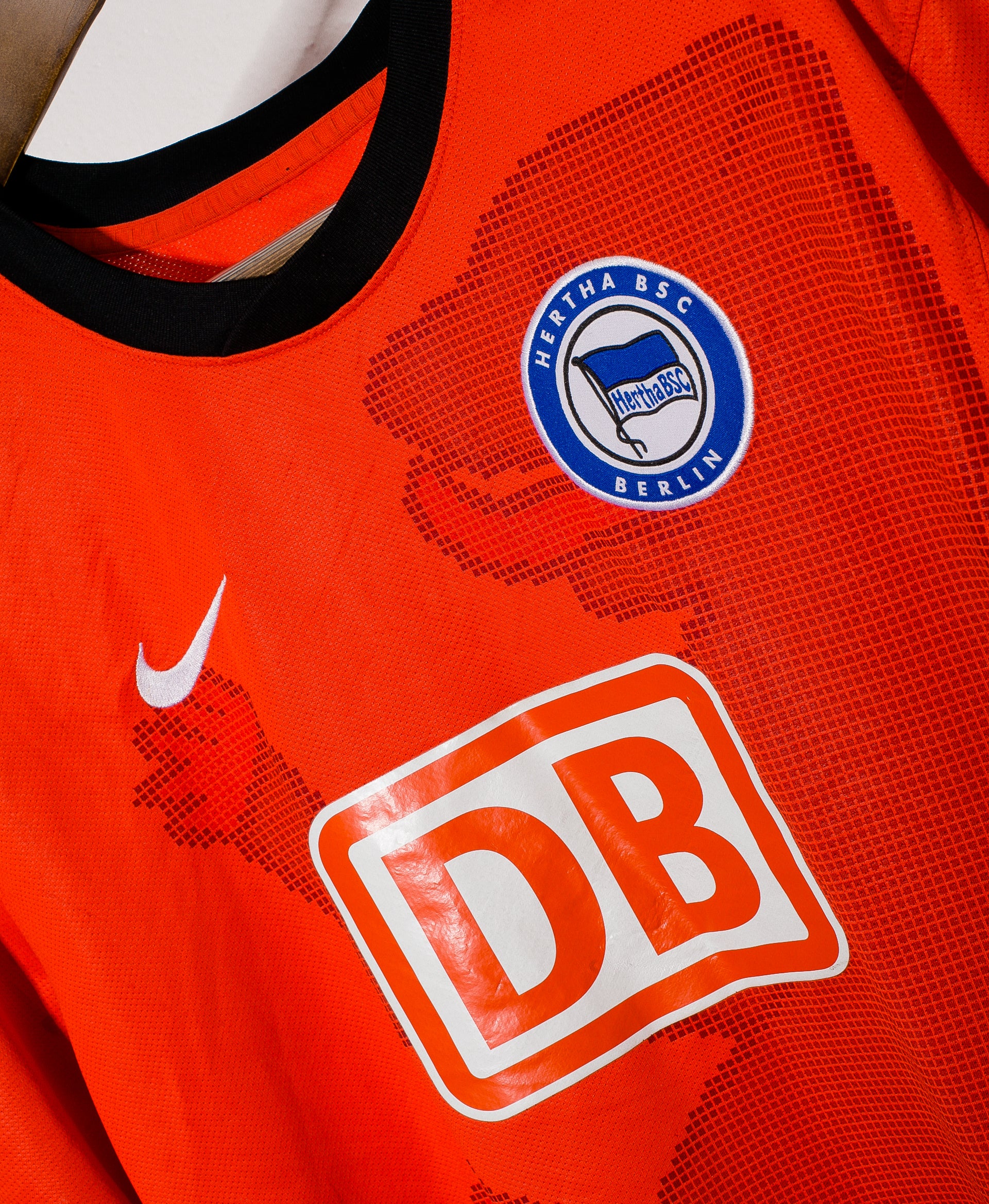 Hertha Berlin Home Jersey 2010-2011 - Authentic Football Shirt for Men - Perfect for Matchdays & Fan Events