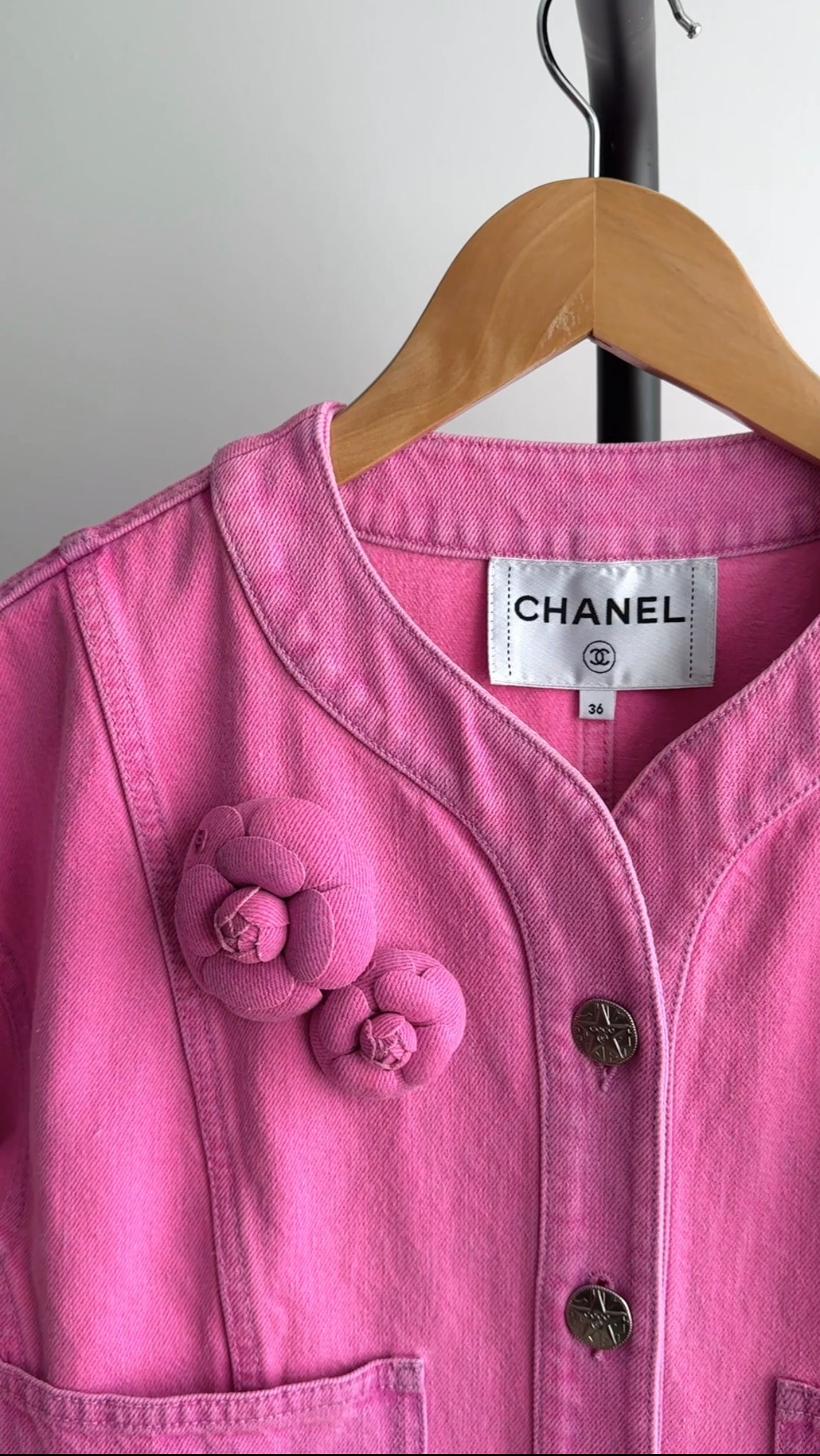 Chanel Spring 2021 Bright Pink Denim Jacket Women's Size FR36 / US4 - Perfect for Spring Outfits, Casual Wear & Fashion Events