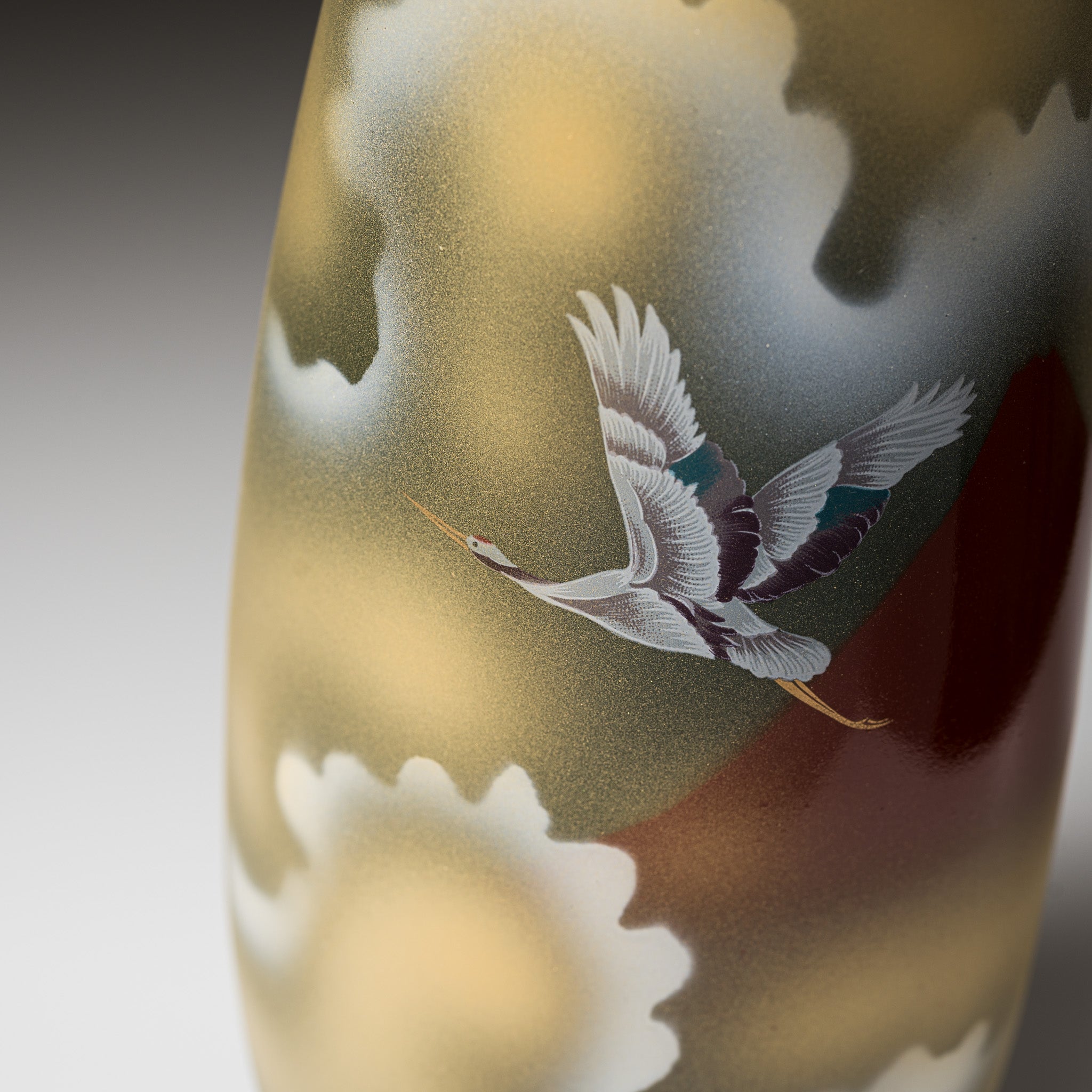 Premium Kutani Ware Vase - Red Mt. Fuji Design | Japanese Handcrafted Porcelain Flower Vase | Perfect for Home Decor, Wedding Gifts & Traditional Japanese Tea Ceremonies
