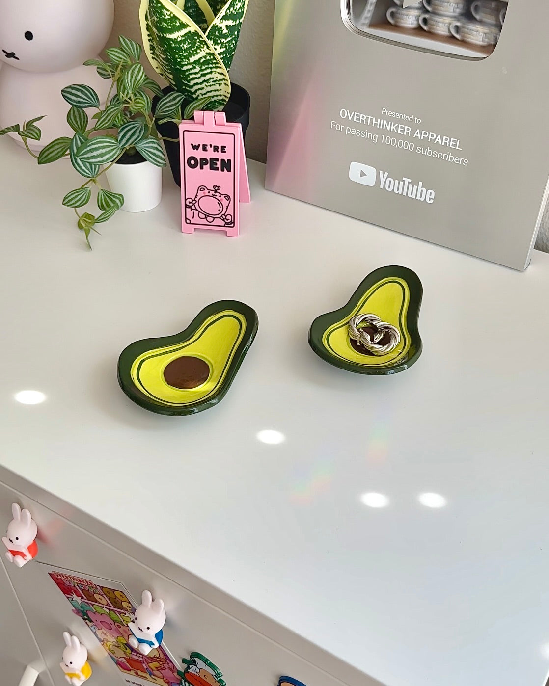 Handmade Avocado Ceramic Trinket Dish - Fruit Shaped Jewelry Tray, Spoon Rest & Gift Box for Home Decor, Kitchen & Bathroom Organization