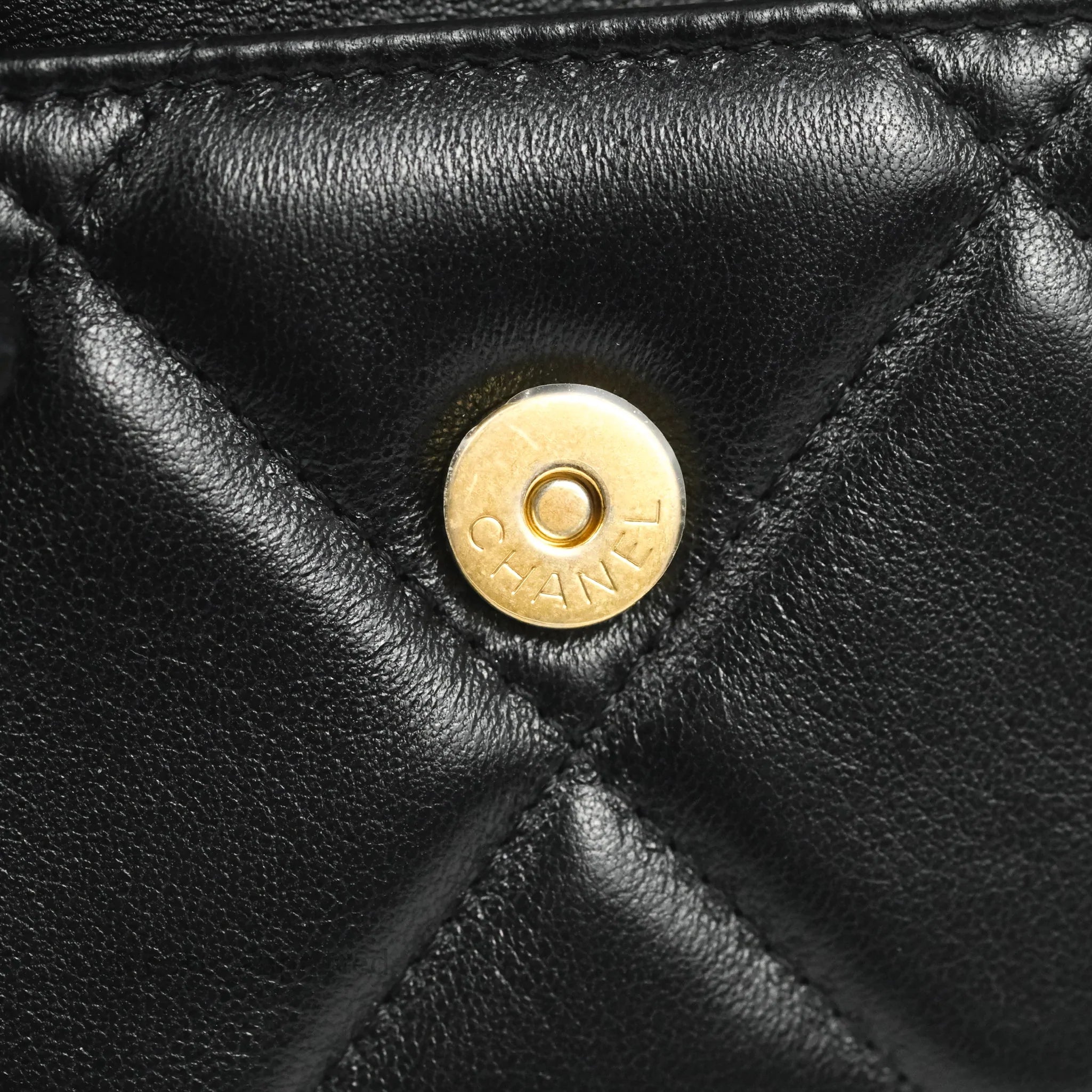 Chanel 19 Card Holder With Chain Black Mixed Hardware - Luxury Wallet for Women - Perfect for Everyday Use, Travel & Special Occasions