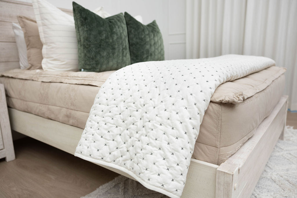 Premium Wyatt Luxe Blanket - Ultra Soft & Cozy Throw for Bed, Couch, and Travel - Perfect for Home, Office, and Gifts