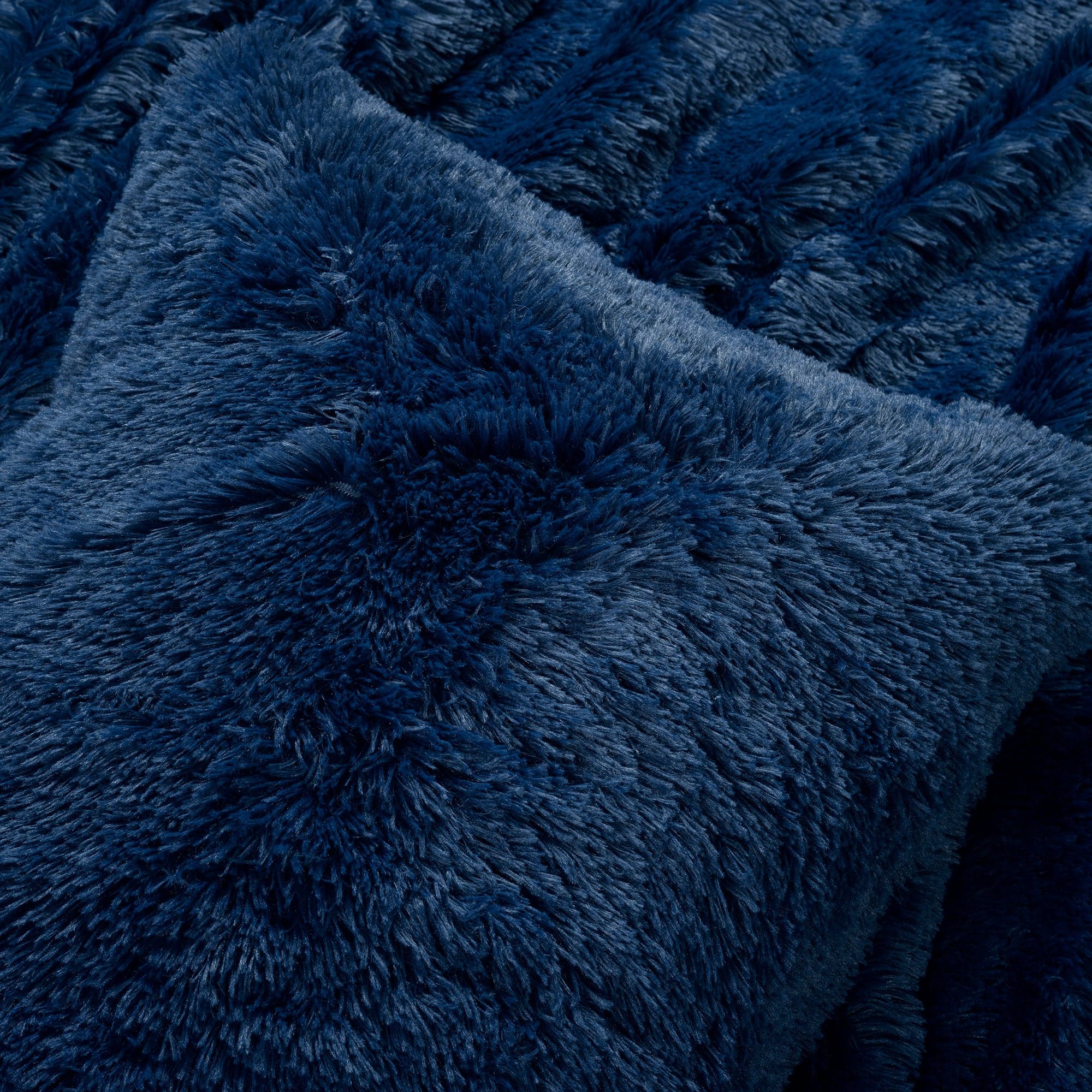 Emma Faux Fur Comforter Set - Soft & Luxurious Bedding Collection for Winter - Queen/King Size - Perfect for Cozy Bedrooms, Guest Rooms & Winter Home Decor