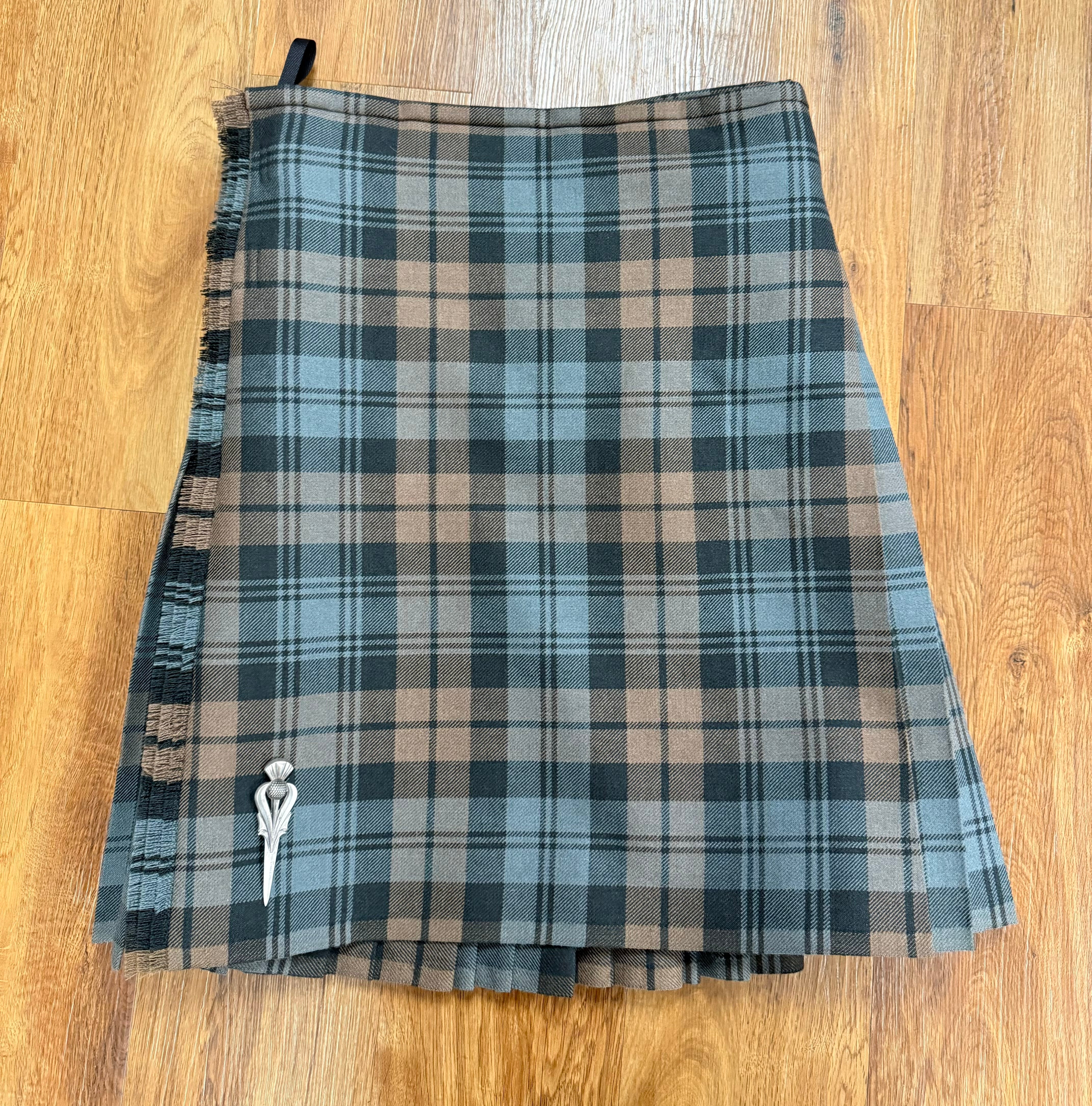 Authentic 8 Yard Weathered Blackwatch Tartan Kilt - 35.5