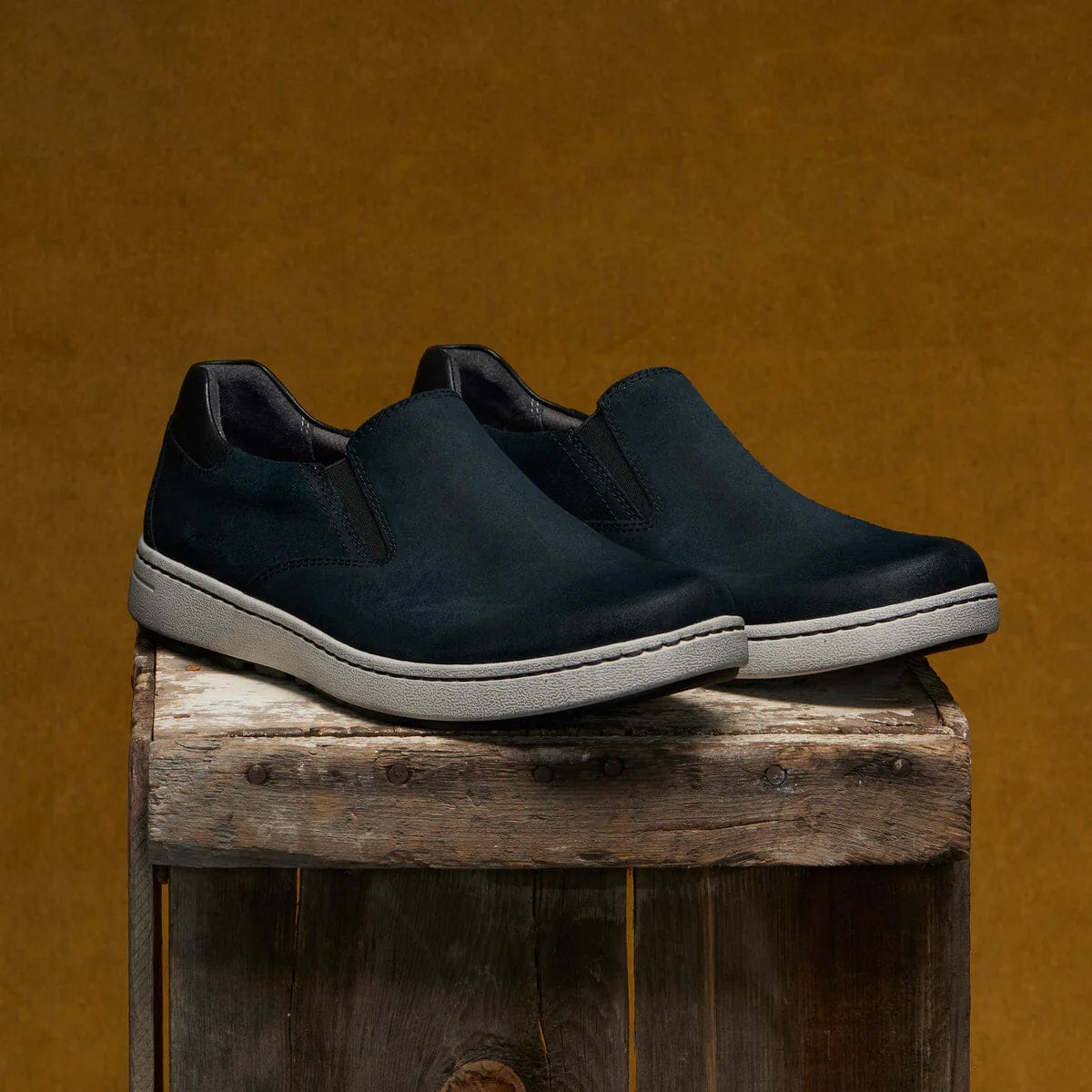 DANSKO TRENT Men's Professional Clogs - Slip-Resistant Work Shoes for Chefs, Nurses & Healthcare Workers - Comfortable Leather Footwear for Long Shifts & Kitchen Safety