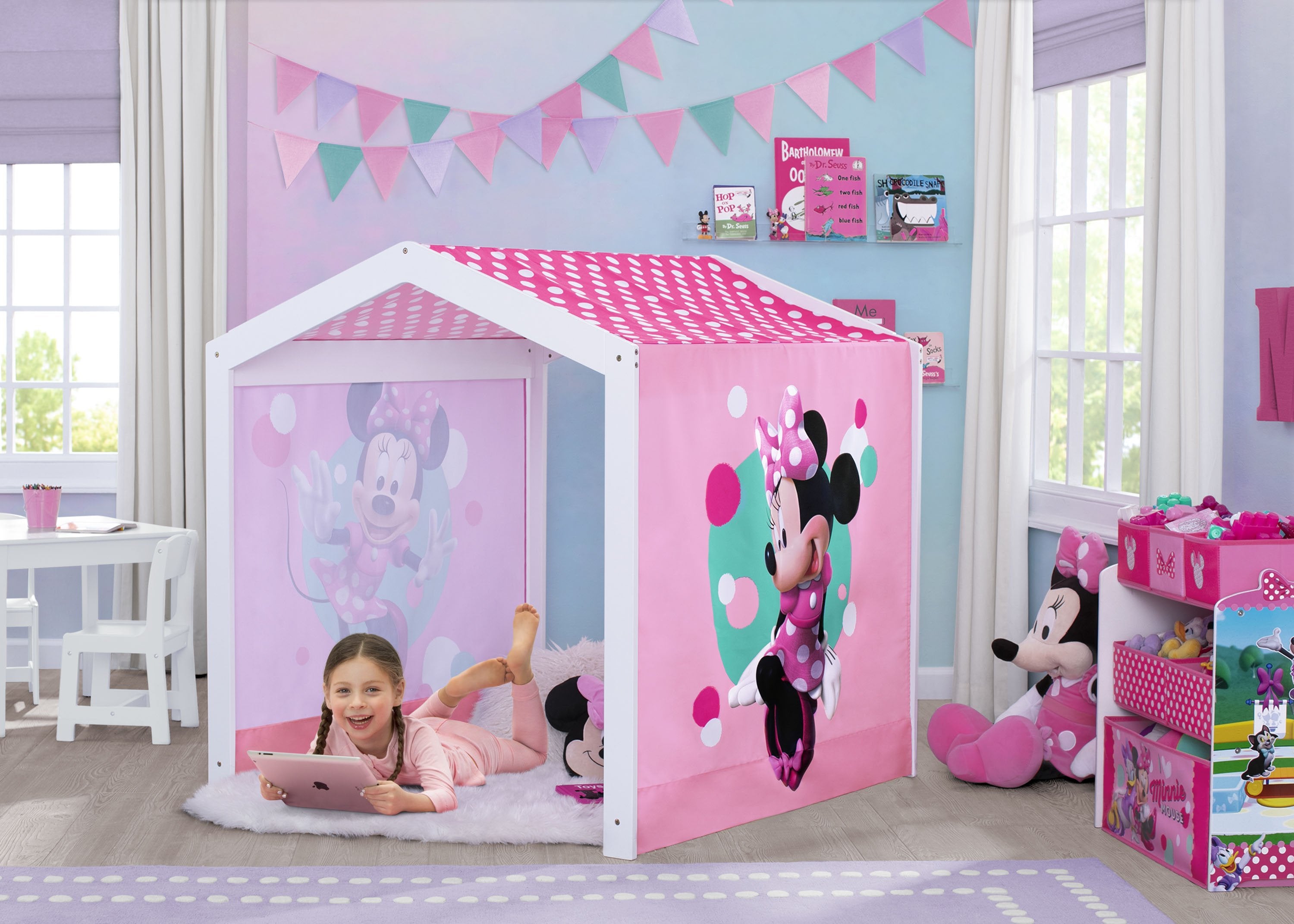 Minnie Mouse Kids Play Tent - Indoor Playhouse for Boys & Girls - Fun Fabric Tent for Pretend Play, Reading Nook & Toddler Playroom Decor