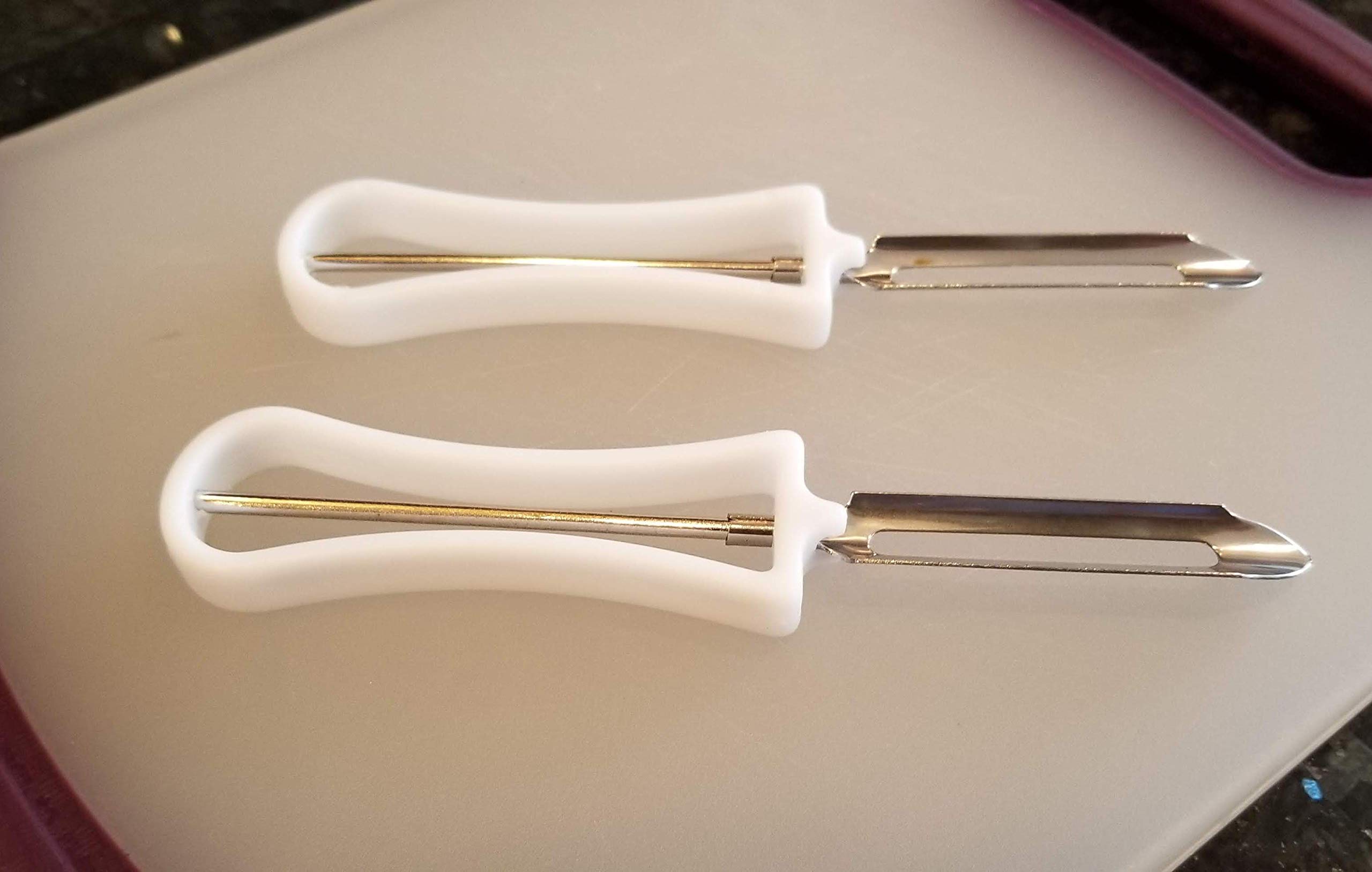 2-Piece Stainless Steel Swivel Blade Peeler Set for Fruits & Vegetables - Perfect for Apples, Carrots, Potatoes - Kitchen Essential for Easy Peeling & Food Prep