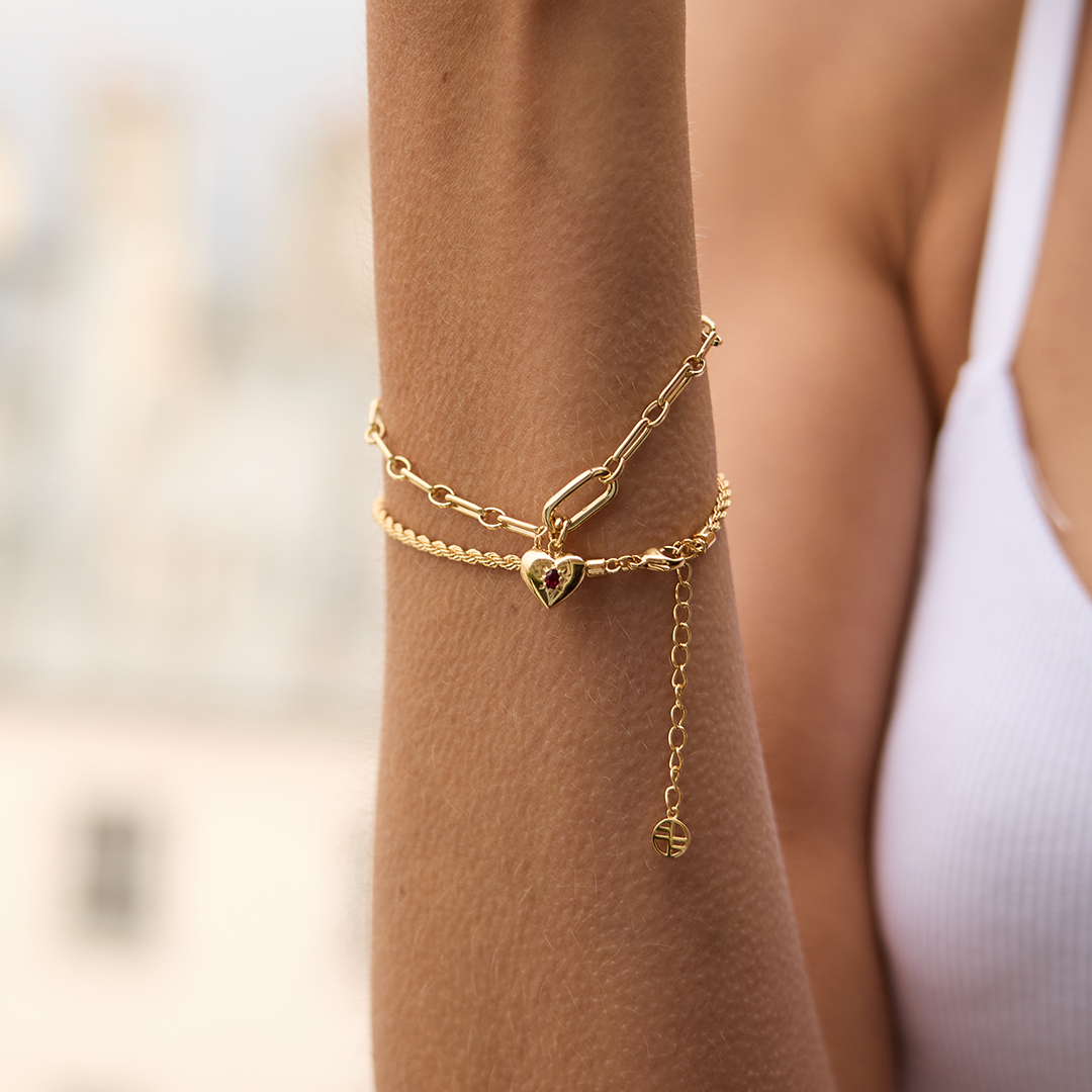 Elegant Rouge Heart Link Bracelet for Women - Romantic Valentine's Day Gift, Anniversary Jewelry - Perfect for Date Nights & Special Occasions