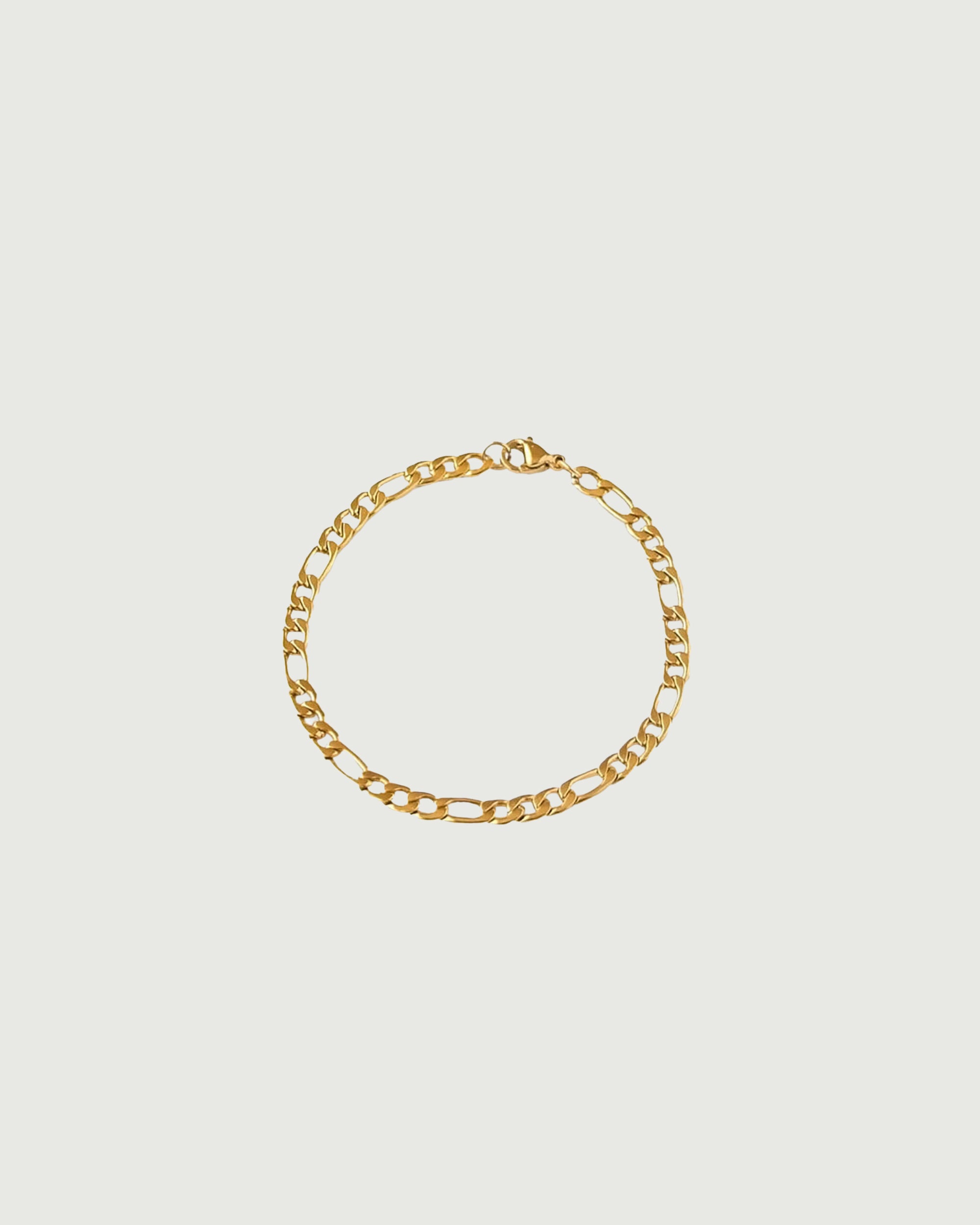 Stylish Figaro Chain Bracelet in Gold - Perfect for Women's Fashion, Gift Giving & Everyday Wear