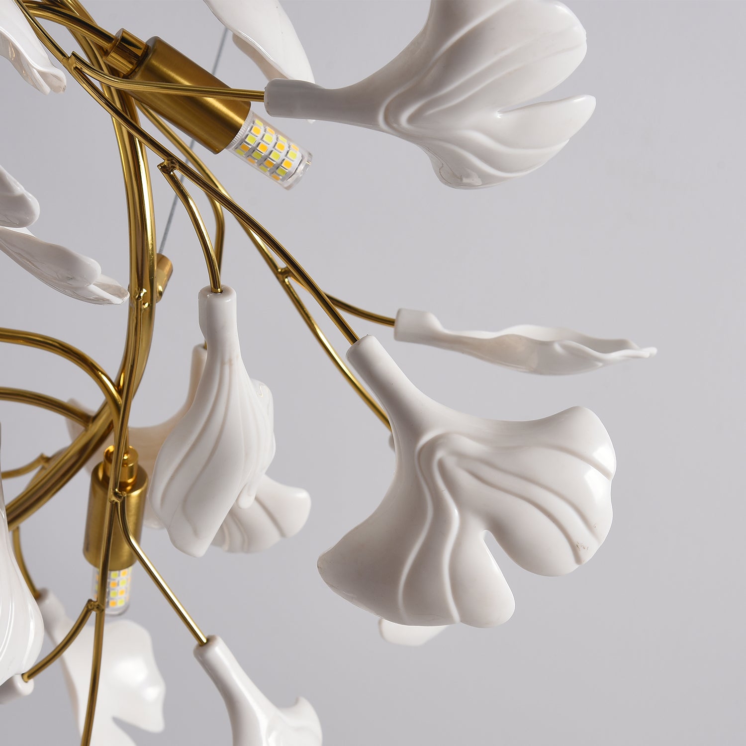 Elegant Ginkgo Leaf Chandelier Light Fixture - Modern Botanical Ceiling Lighting for Dining Room, Bedroom & Living Room Decor