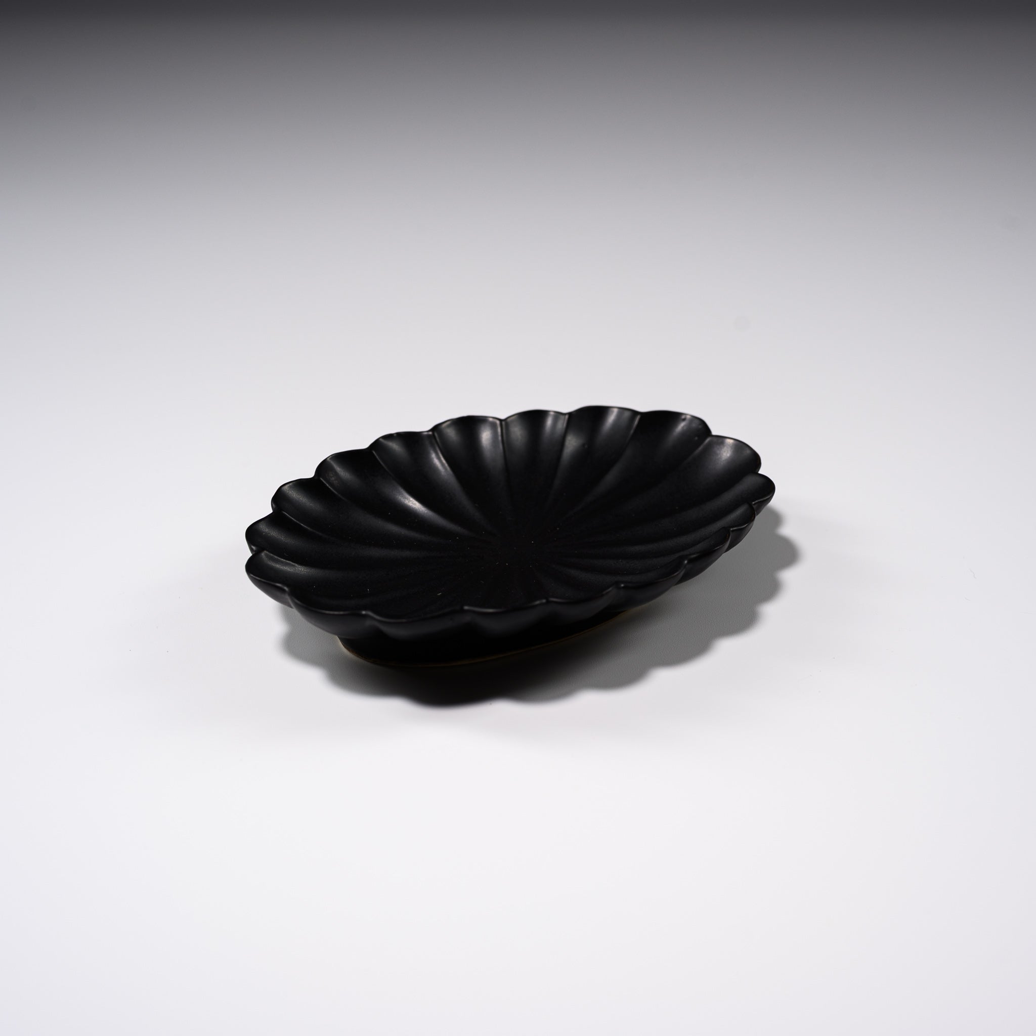 Handmade USUKIYAKI Small Oval Dish - Authentic Japanese Pottery for Sushi, Soy Sauce & Condiments | Perfect for Dining Table & Kitchen Decor