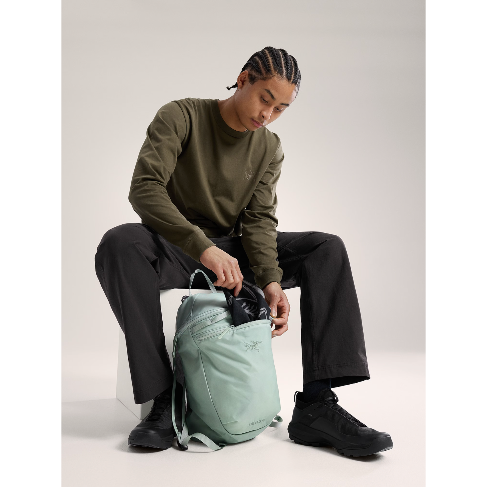 Arc'teryx Heliad 15L Backpack - Lightweight Hiking Daypack for Men & Women - Water-Resistant Outdoor Gear for Camping, Travel & Daily Commute