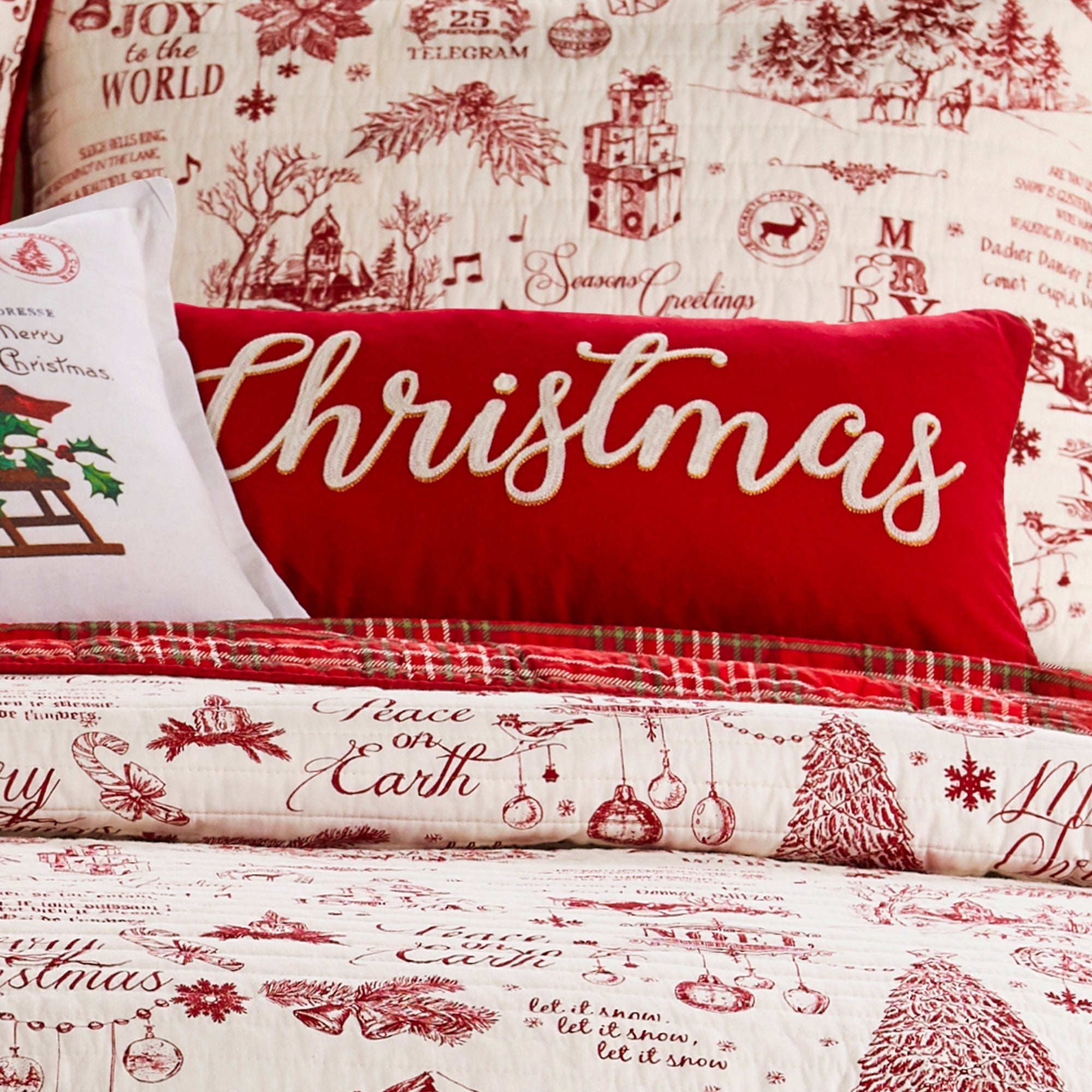 Festive Christmas Holiday Pillow - Soft Decorative Throw Pillow for Couch, Sofa & Bed - Perfect for Xmas Home Decor, Gifts & Cozy Winter Nights