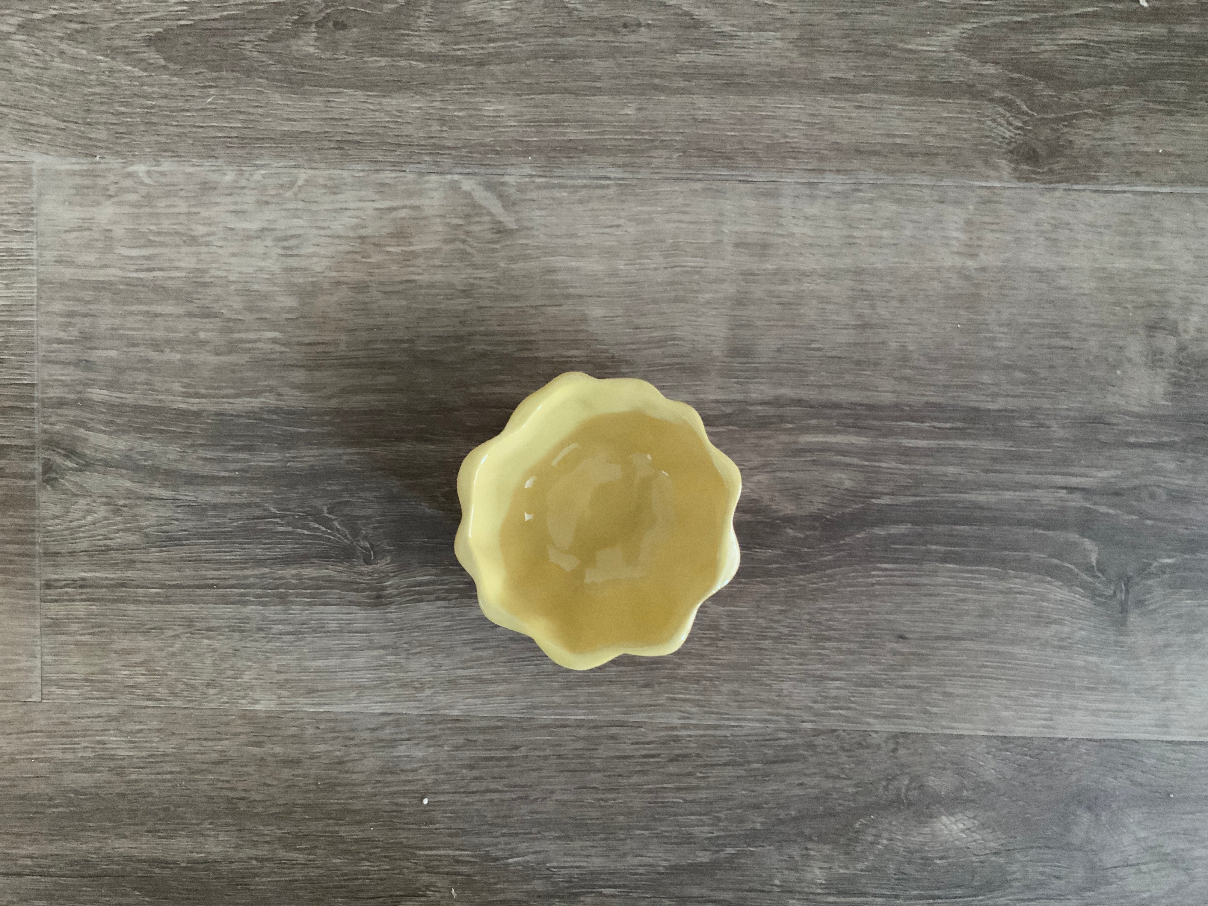 Mini Scallop Shell Butter Dish - Elegant Solid Butter Keeper for Dining Table | Perfect for Restaurants, Kitchens, and Home Decor
