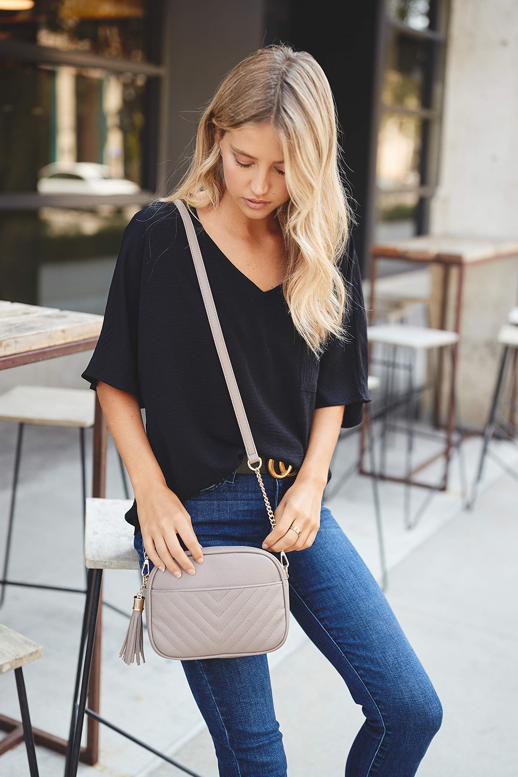 Stylish Chevron Quilted Crossbody Camera Bag with Adjustable Chain Strap & Tassel - Perfect for Travel, Photography & Everyday Use