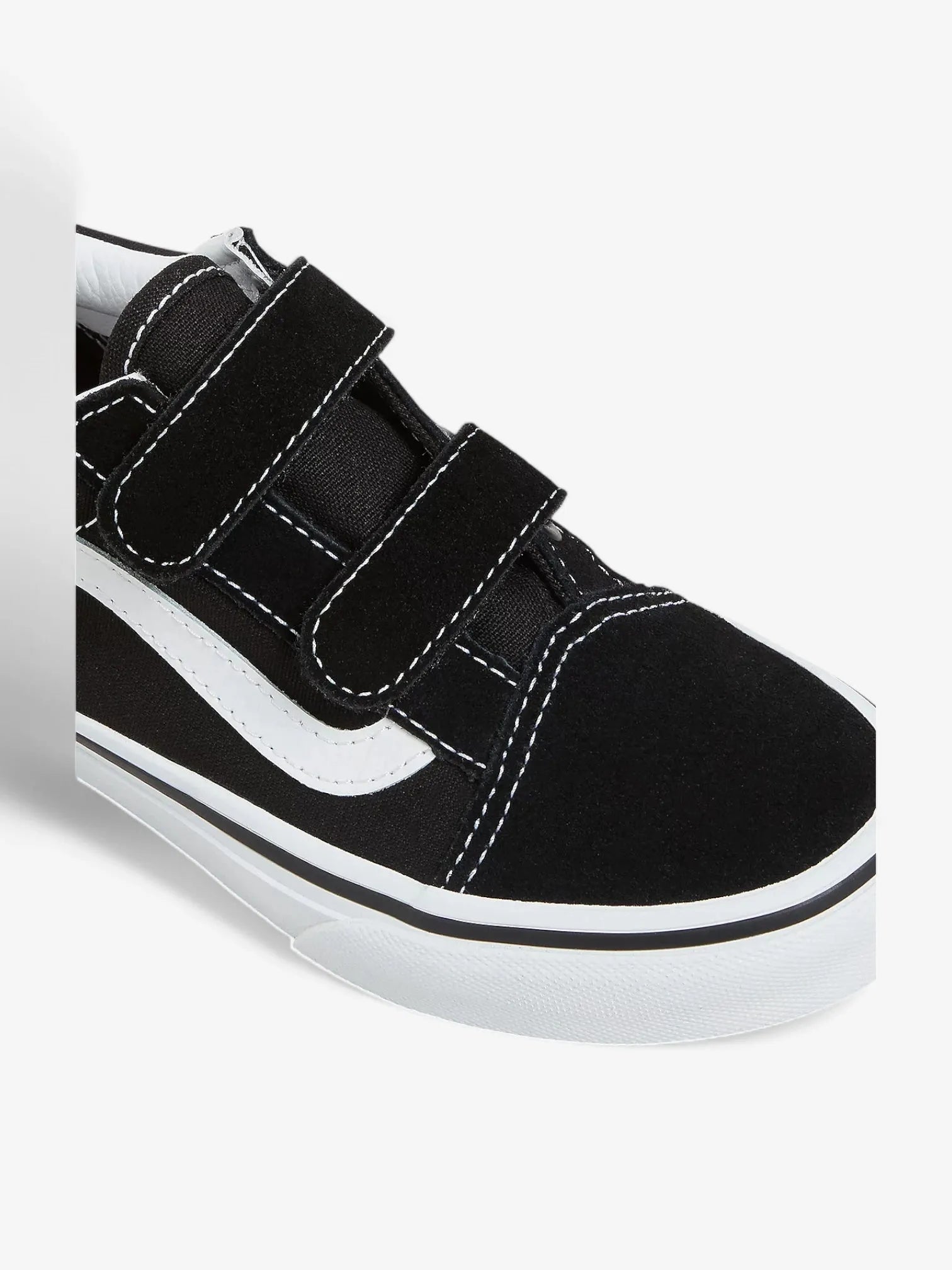 Vans Kids Old Skool Sneakers - Black & White Skate Shoes for Boys & Girls | Comfortable Casual & Skateboarding Footwear for School, Play & Everyday Wear