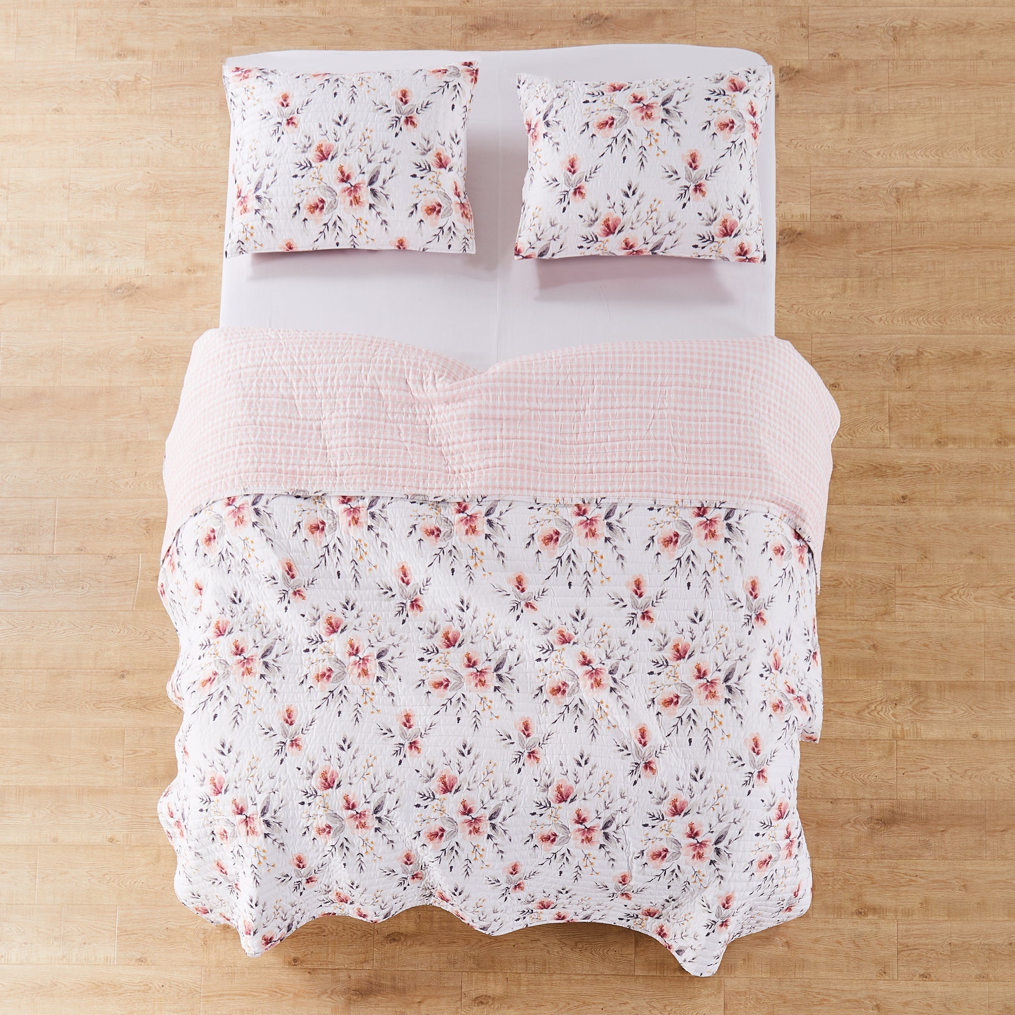 Adeline Soft & Cozy Quilt Set - Queen Size Bedding with Matching Pillow Shams - Perfect for Home Decor, Guest Rooms & Cozy Nights