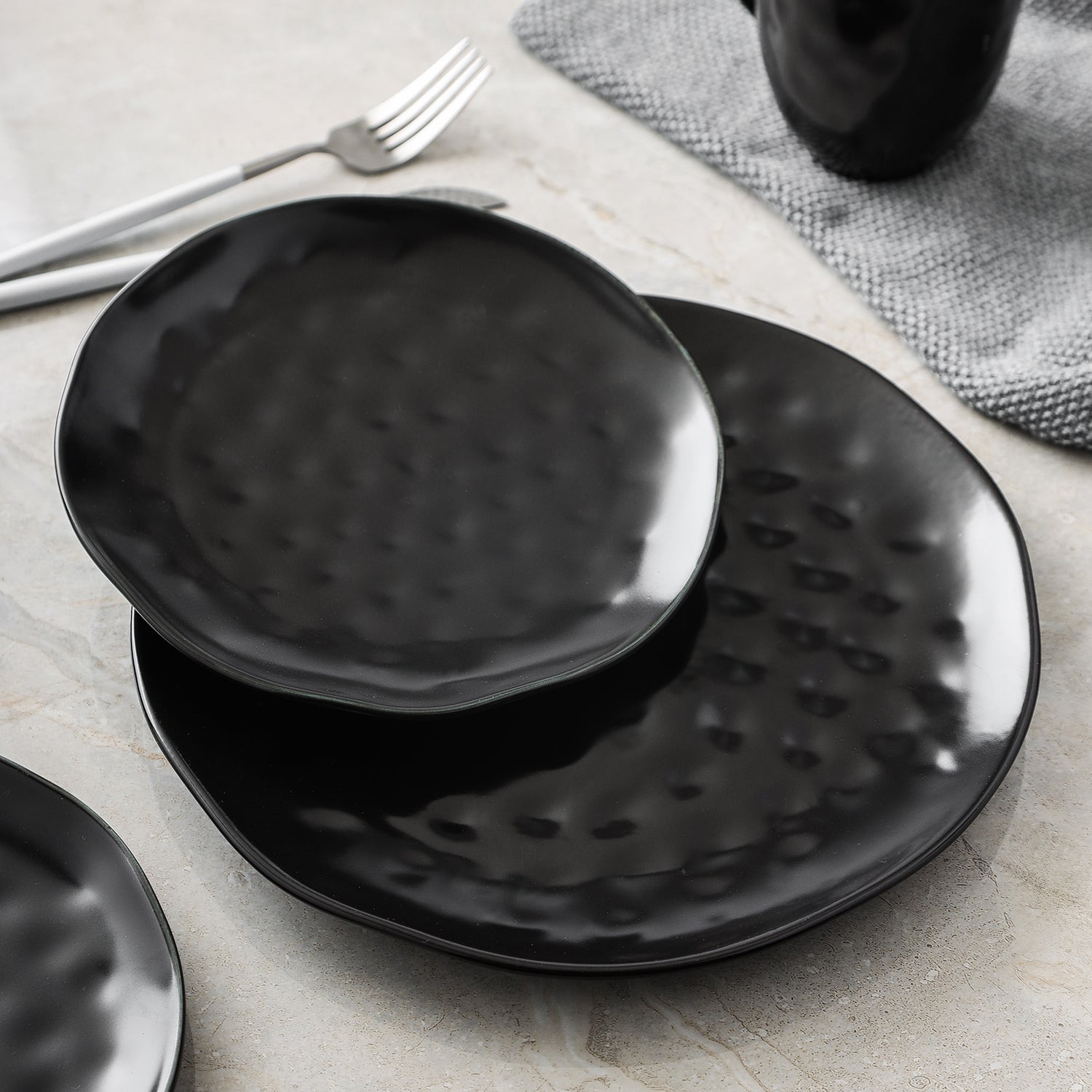 Elegant Ivy Porcelain Dinnerware Set - 16-Piece Black Fine China for Formal Dining & Special Occasions | Perfect for Weddings, Anniversaries & Holiday Entertaining