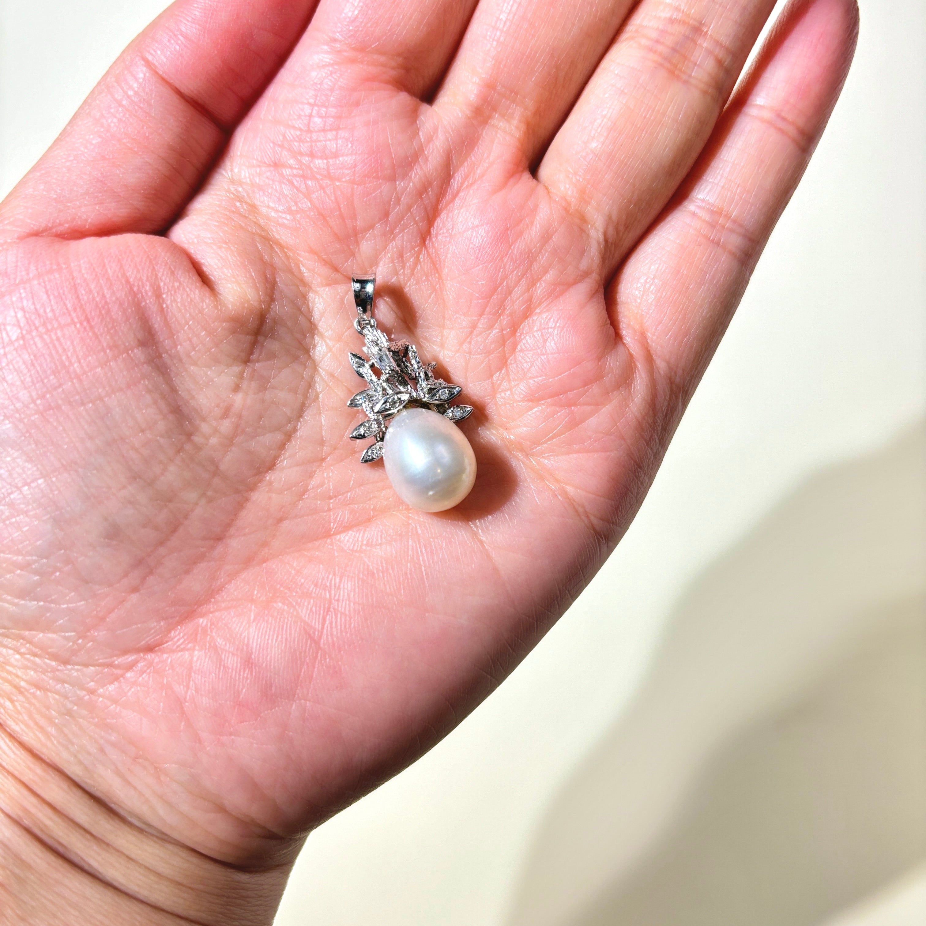 Elegant Pearl & Diamond Pendant Necklace - 13.2mm x 10.9mm, 0.06ctw - Perfect for Weddings, Anniversaries & Special Occasions