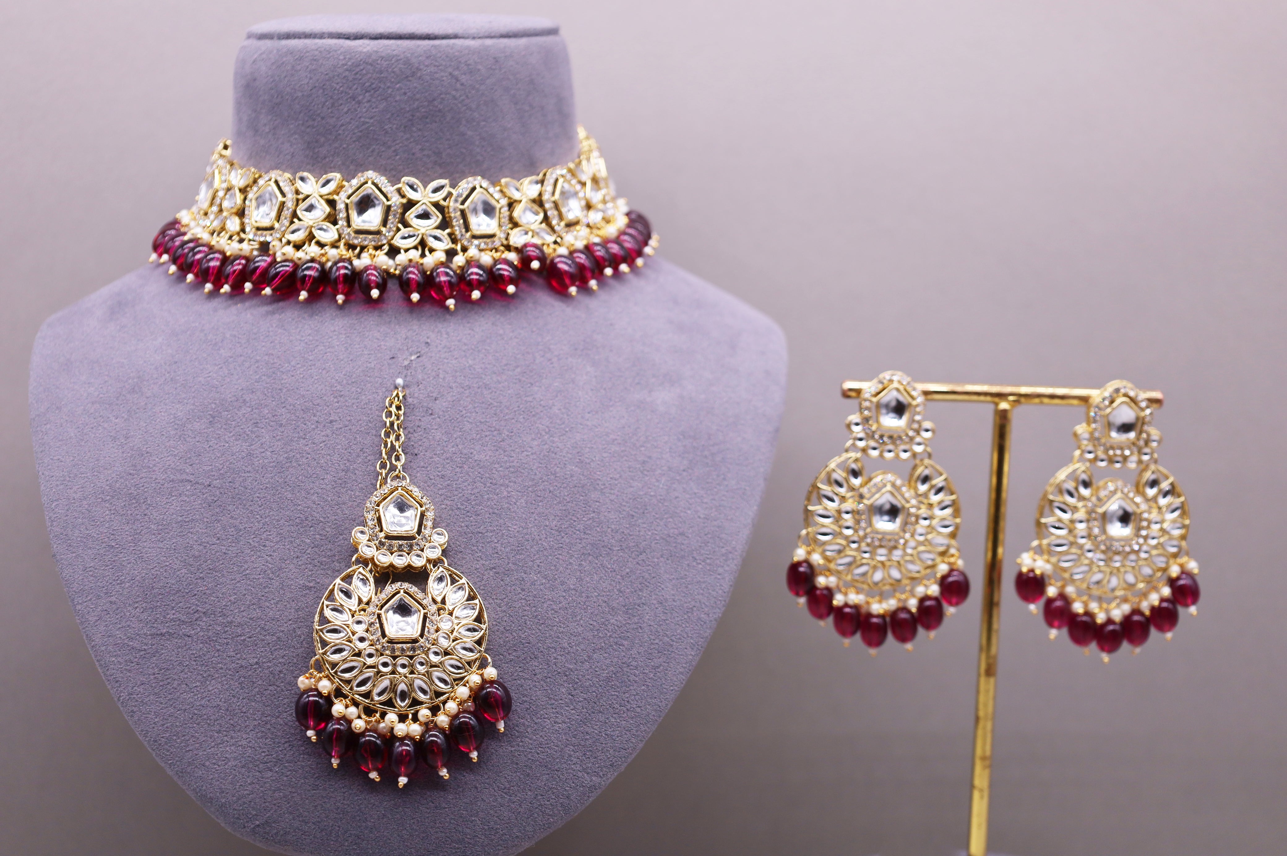 Vaishnavi Kundan Jewelry Set - Traditional Indian Bridal Necklace, Earrings & Maang Tikka Set for Weddings & Festive Occasions