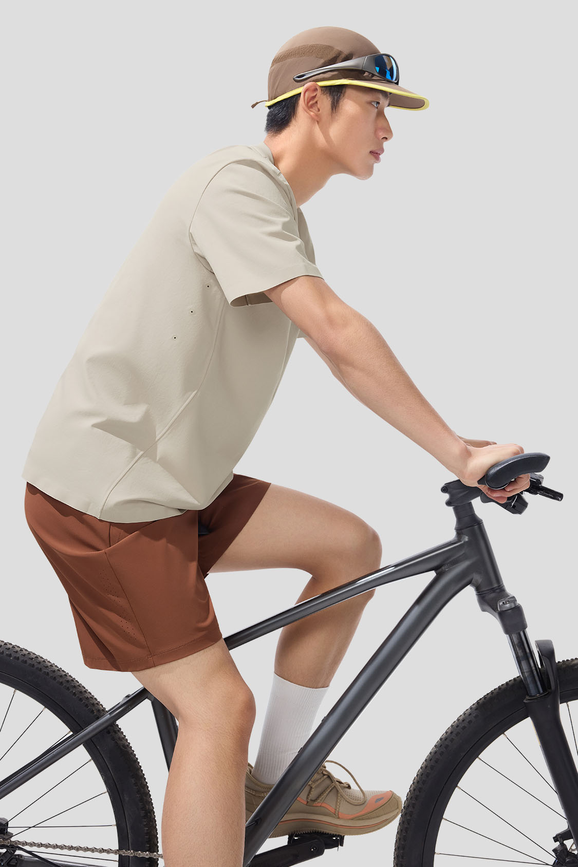 Vapor Men's Sweatproof Tech T-Shirt UPF 100+ Sun Protection Shirt - Perfect for Running, Hiking & Outdoor Activities