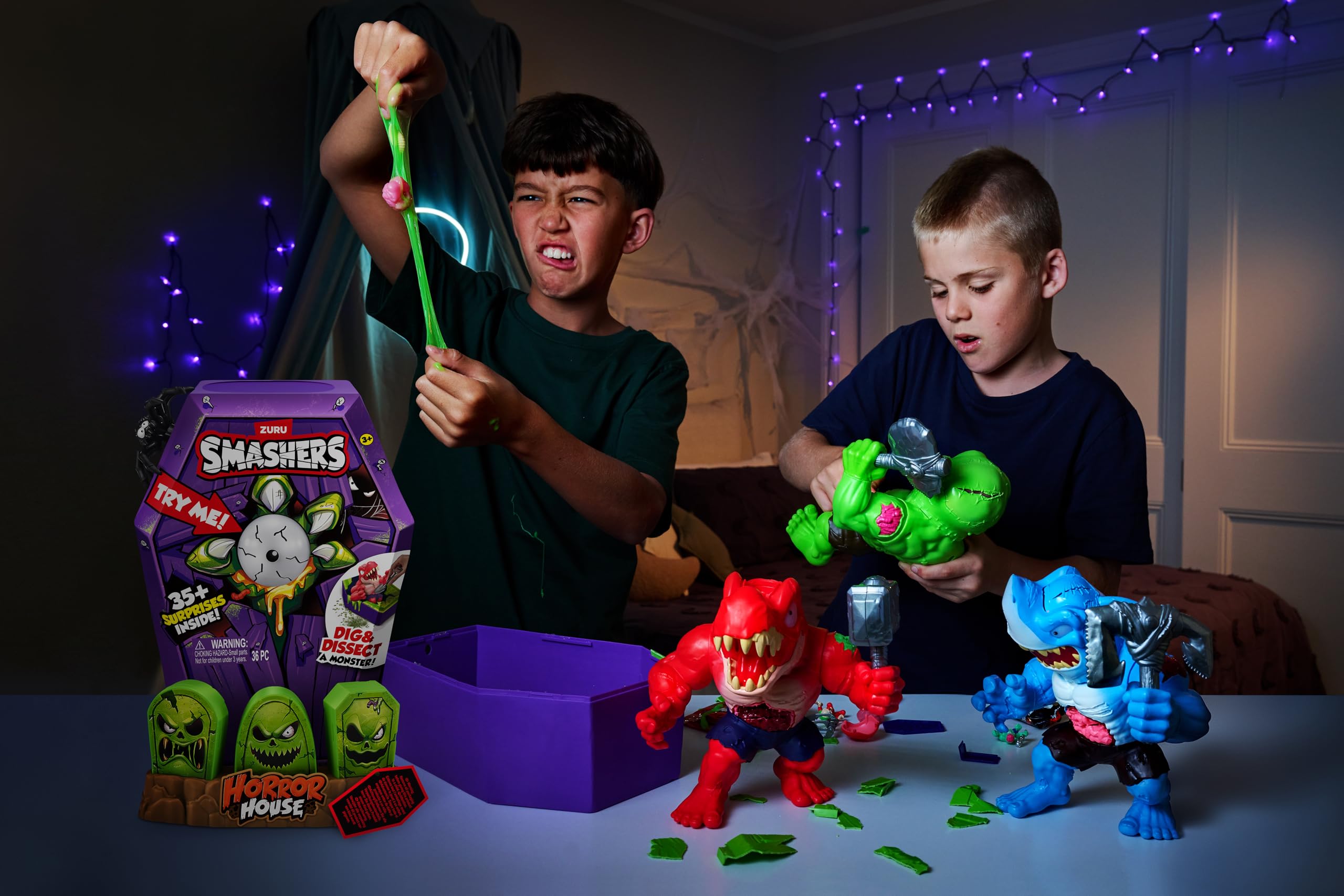 ZURU Smashers Mega Horror House - Black Interactive Collectible Toy for Kids & Teens | Halloween Party Favor, Scary Play Set, Monster-Themed Gift Idea