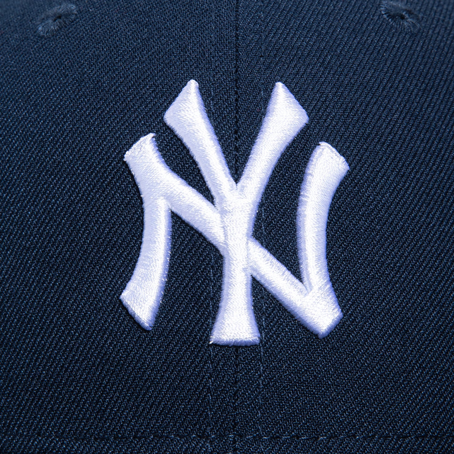 New Era 59Fifty New York Yankees Subway Series Patch Baseball Cap - Navy, Black & Gold Colors - Perfect for Yankees Fans, Baseball Games & Streetwear Fashion
