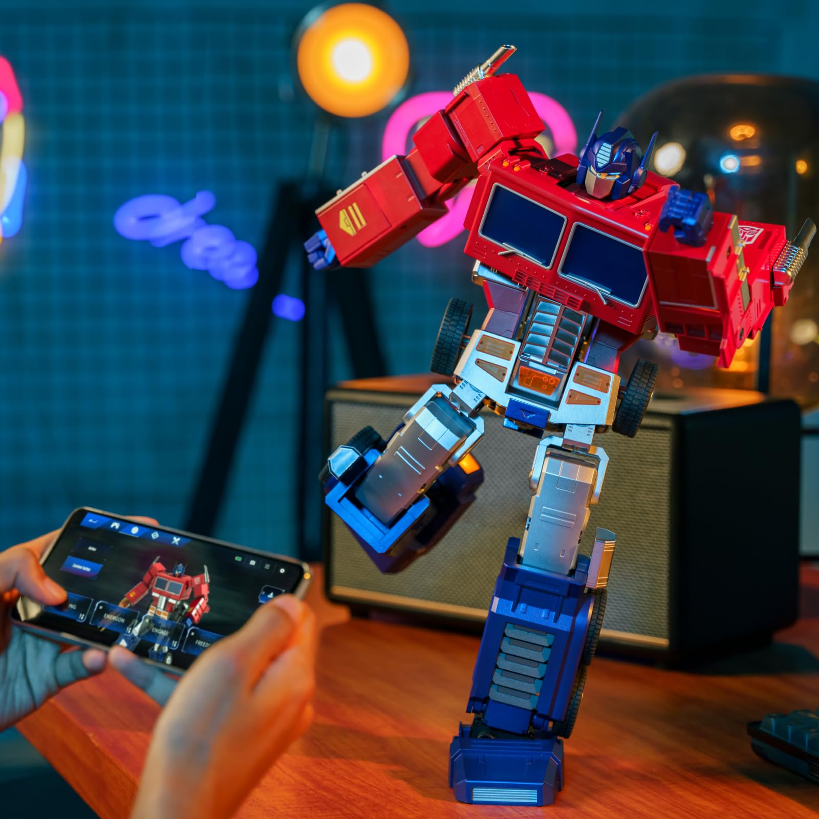 Robosen Optimus Prime Elite Auto-Converting Programmable Transformer Robot Toy - 16