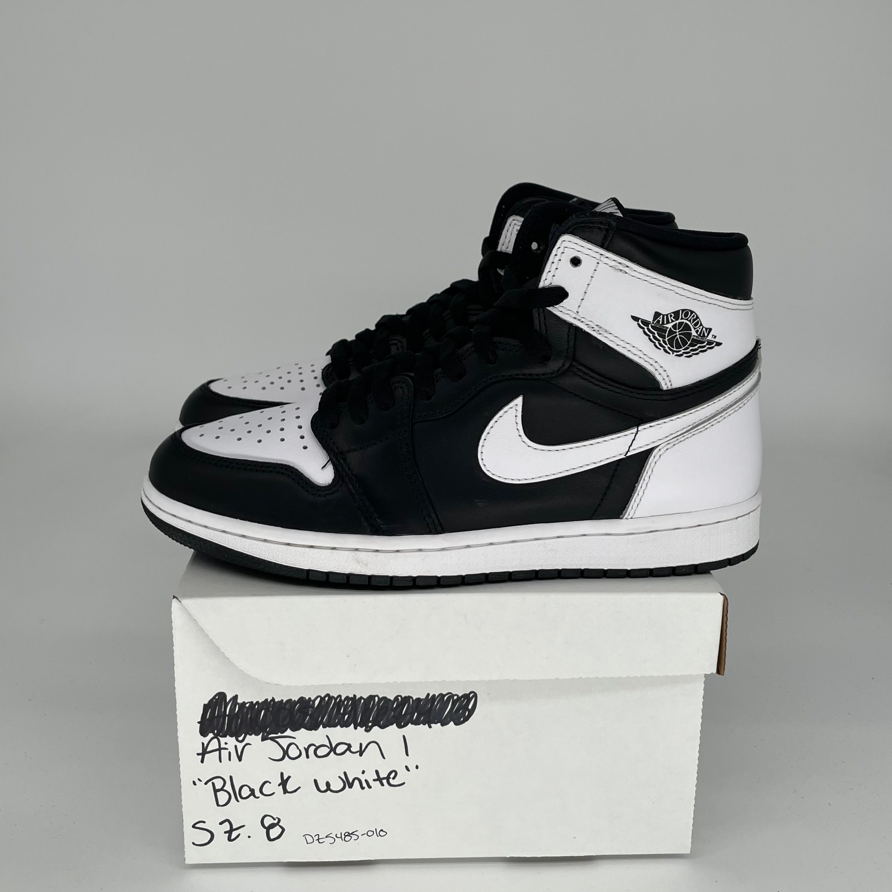 Original Air Jordan 1 Retro High OG 'Black White' Men's Basketball Shoes - Size 8 (DZ5485-010) | Classic Sneakers for Streetwear, Casual & Basketball Performance