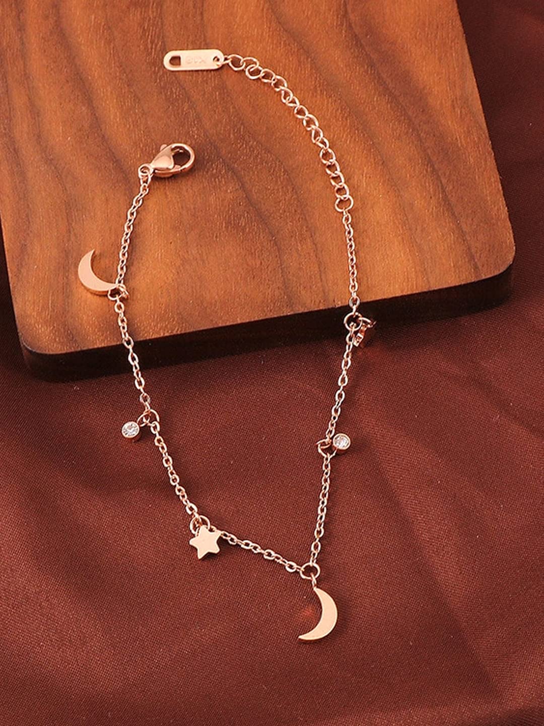 Yellow Gold Charm Anklet for Women & Girls - Valentine's Day, Birthday & Anniversary Gift for Girlfriend or Wife | Elegant Interlinked Chain Design, Stylish Ankle Bracelet for Everyday Wear, Beach Outfits & Special Occasions