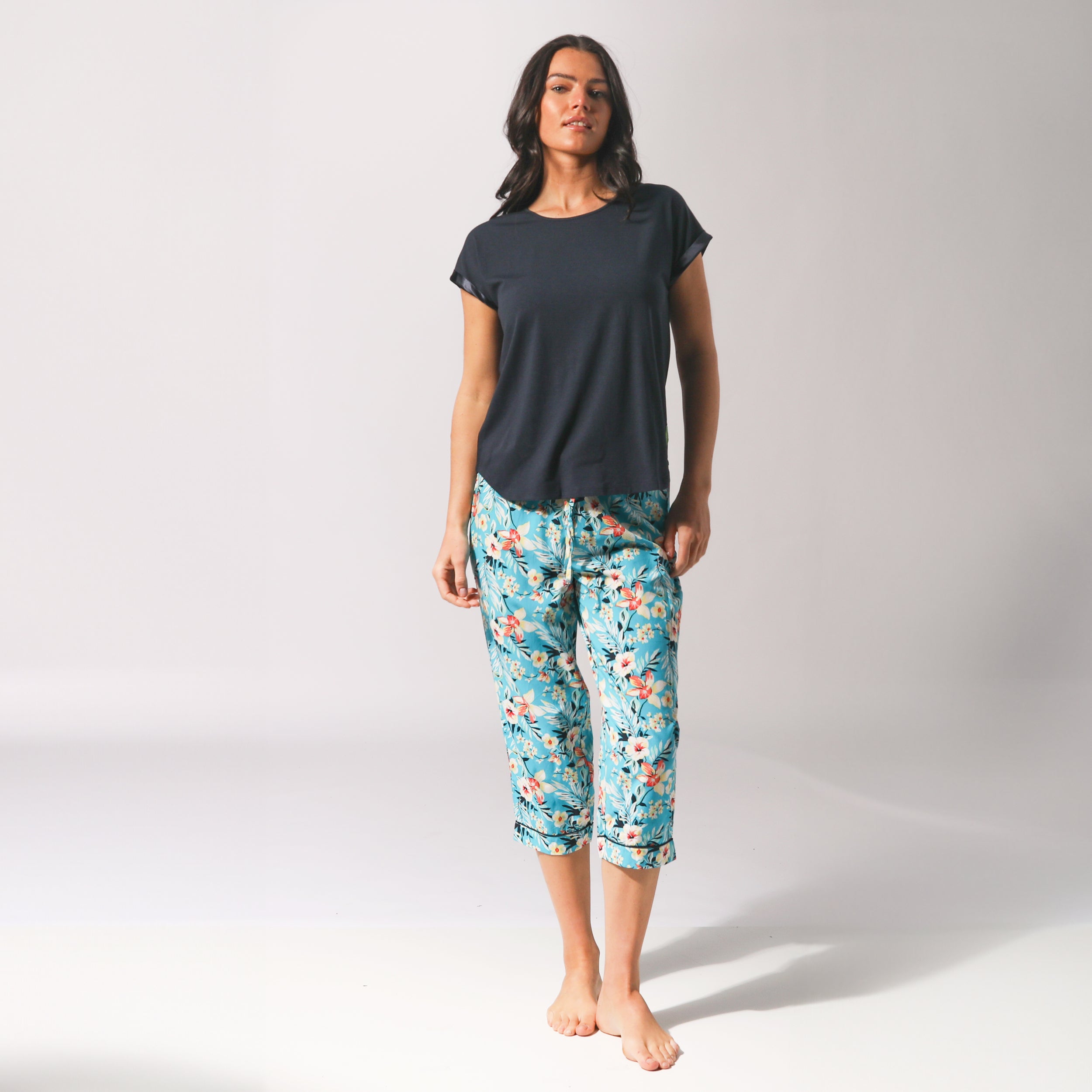 Women's Twilight Floral Woven Pajama Set with Knit Tee - Soft Blue Sleepwear for Cozy Nights & Relaxing at Home