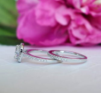 Engagement Rings for Women - Diamond Wedding Bands for Couples, Fashionable Inlaid Diamond Rings for Her - Perfect for Proposals, Anniversaries & Romantic Occasions