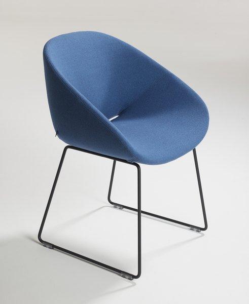 Beso Sled Base Armchair by Artifort - Modern Mid-Century Lounge Chair for Living Room, Office & Reading Nook - Premium Comfort & Stylish Design