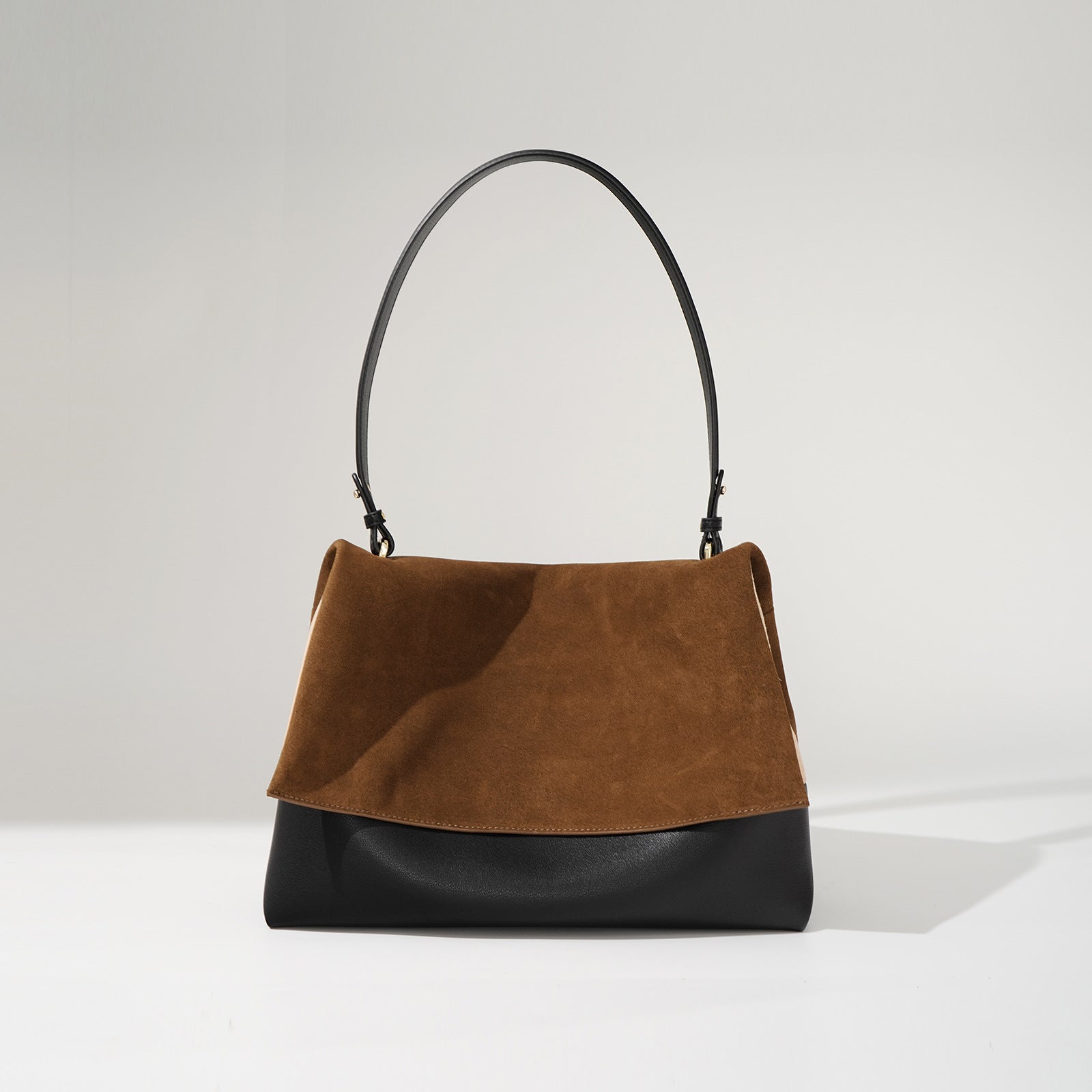 Stylish Modern Leather Shoulder Bag for Women - Trendy Crossbody Purse with Adjustable Strap - Perfect for Work, Travel & Everyday Use