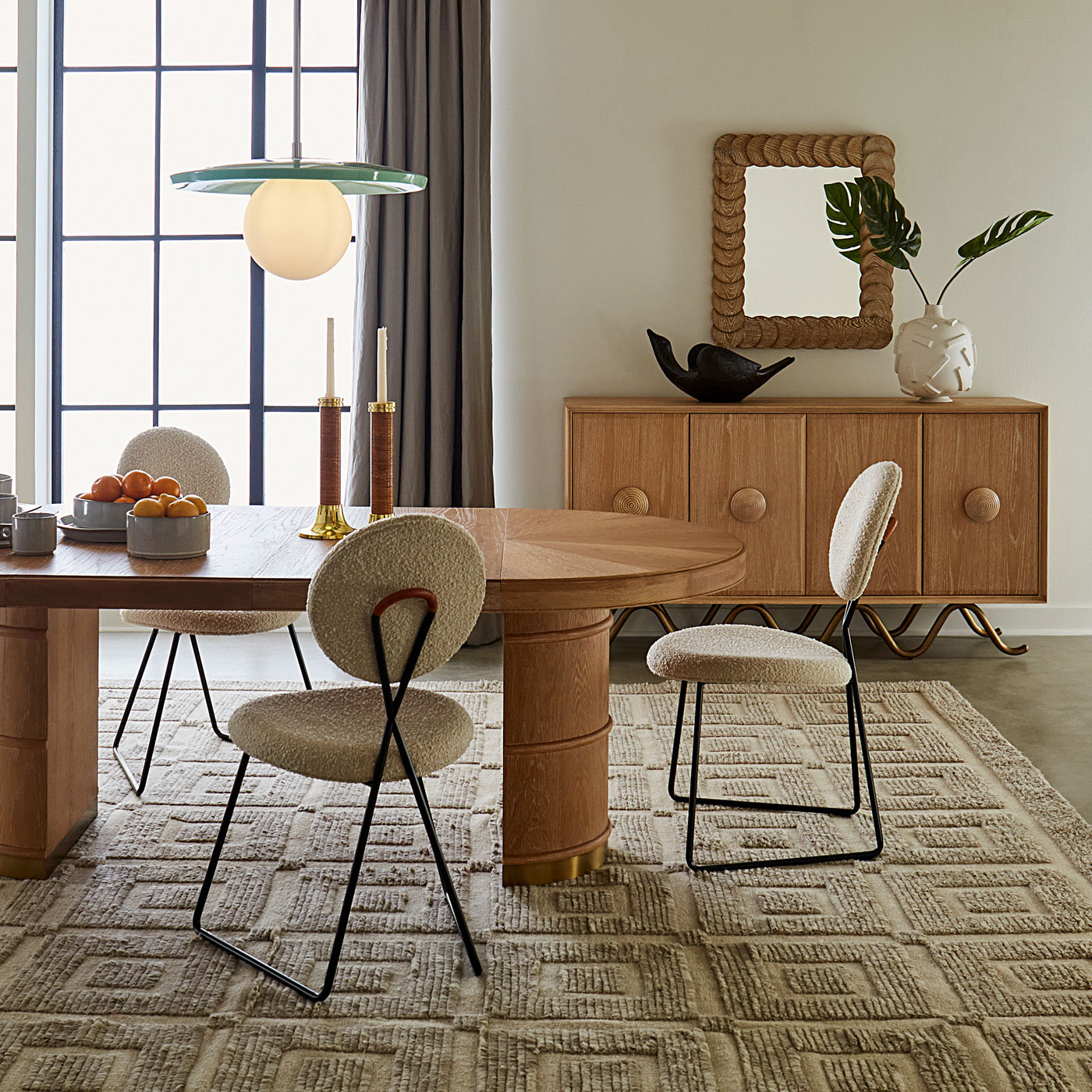 Modern Brussels Dining Table - Solid Wood Round Kitchen Table for 4-6 People - Perfect for Family Dinners, Entertaining Guests & Small Space Dining Rooms