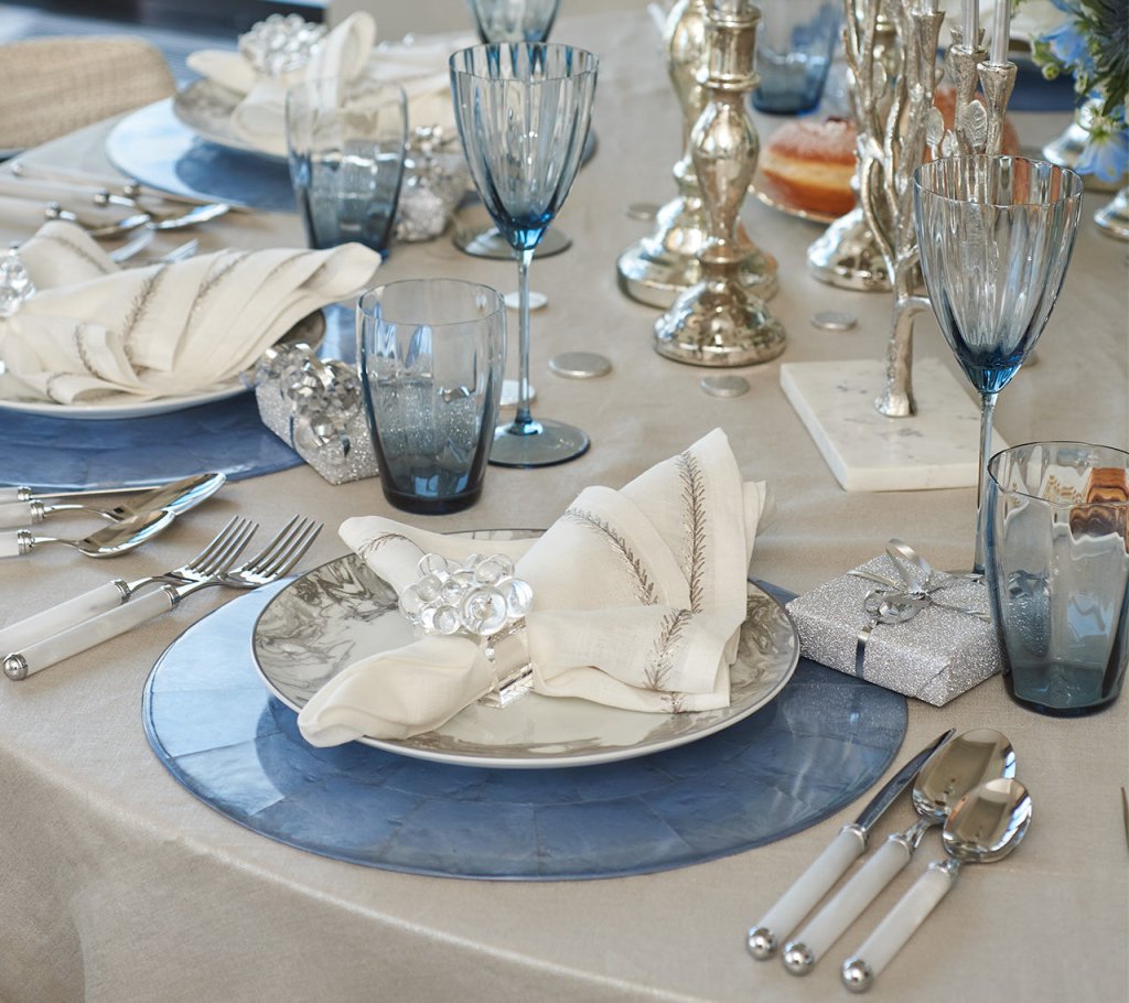 Periwinkle Round Capiz Placemat Set of 4 - Elegant Coastal Dining Decor for Beach House & Boho Table Settings