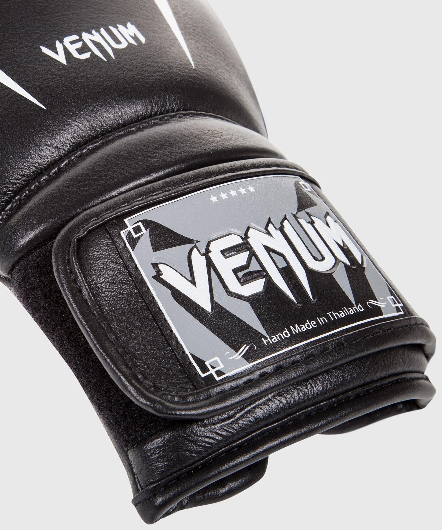 Venum Giant 3.0 Boxing Gloves - Premium Nappa Leather Training Gloves for Men & Women - Ideal for MMA, Kickboxing & Heavy Bag Workouts - Black